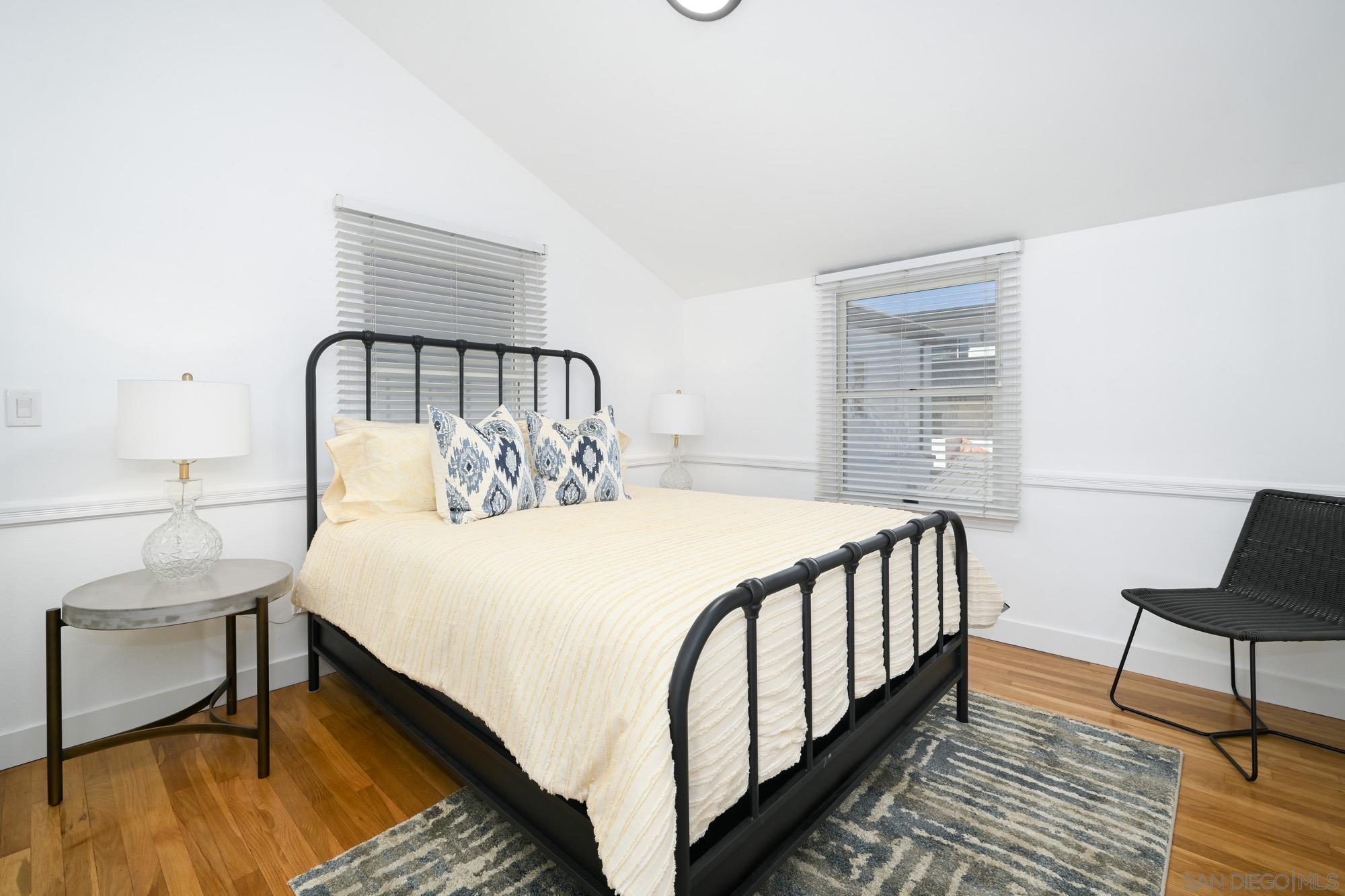 Detail Gallery Image 47 of 64 For 206 E Oceanfront, Newport Beach,  CA 92661 - 3 Beds | 2/1 Baths