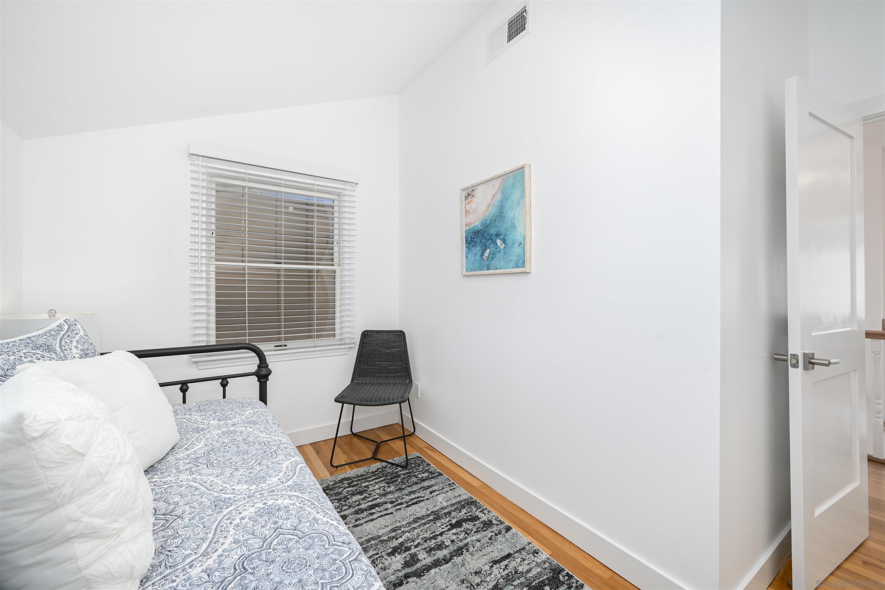 Detail Gallery Image 53 of 64 For 206 E Oceanfront, Newport Beach,  CA 92661 - 3 Beds | 2/1 Baths