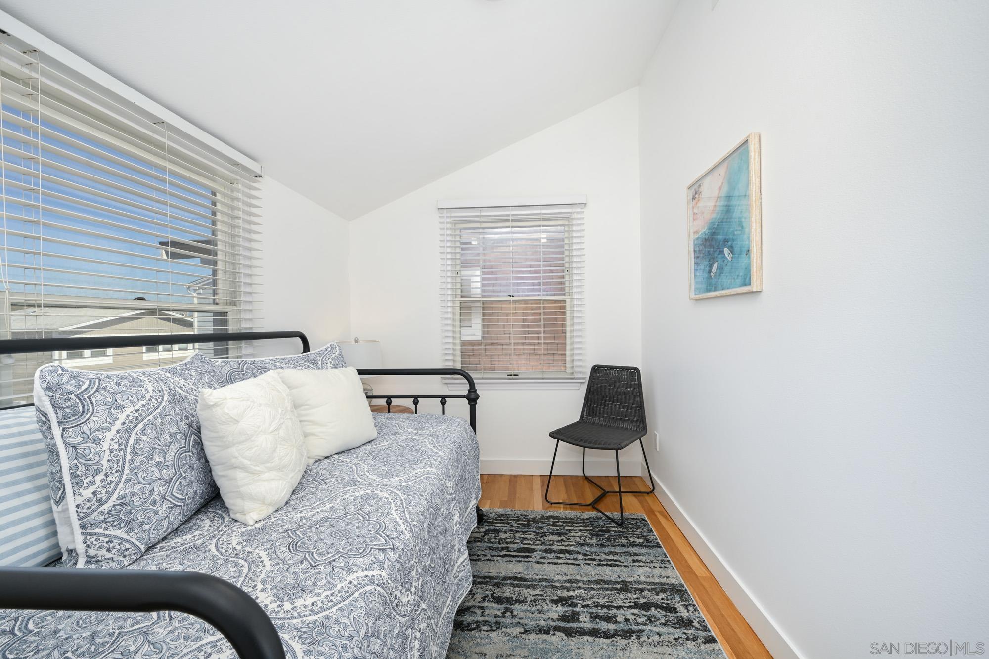 Detail Gallery Image 54 of 64 For 206 E Oceanfront, Newport Beach,  CA 92661 - 3 Beds | 2/1 Baths