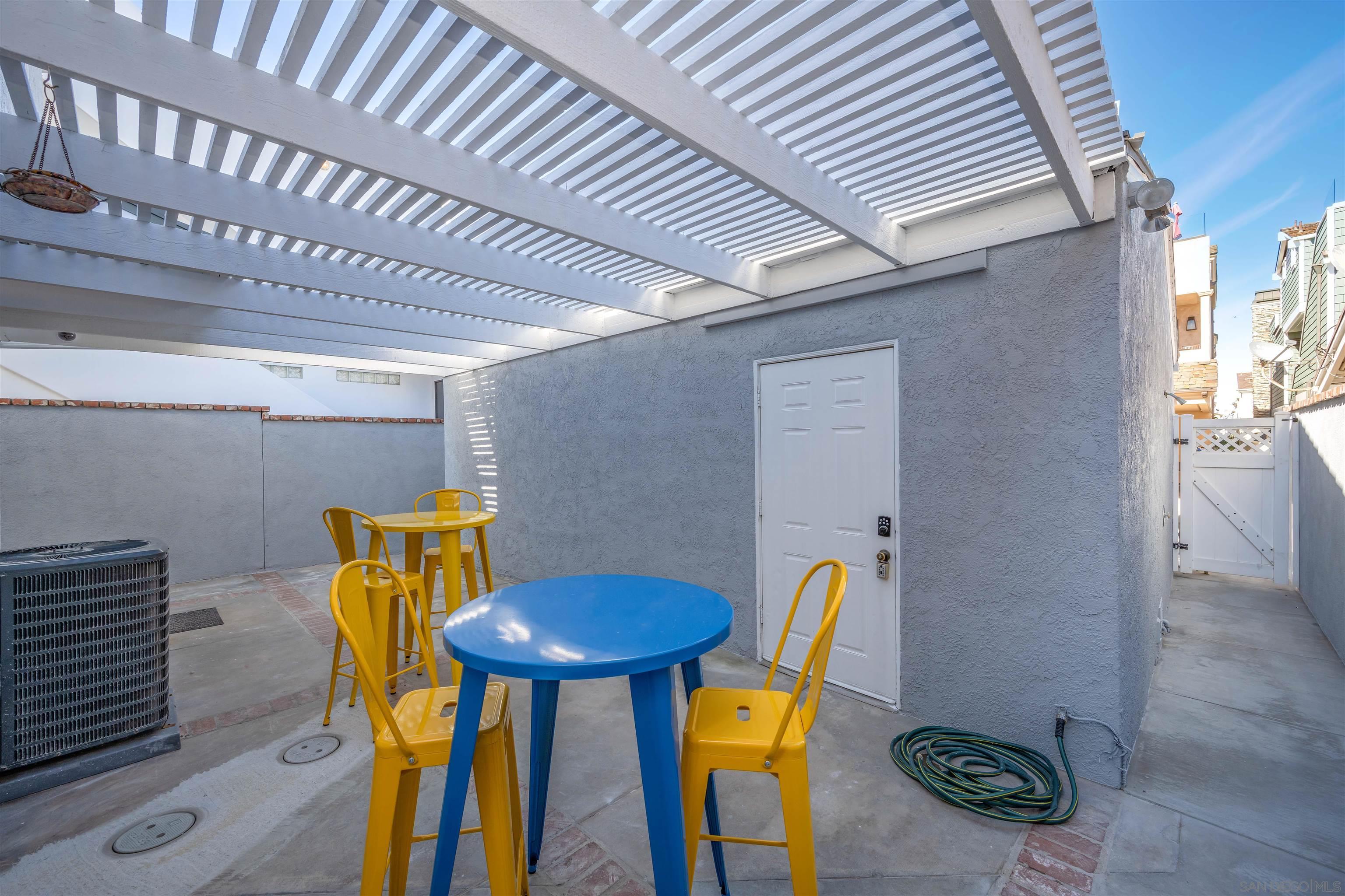 Detail Gallery Image 62 of 64 For 206 E Oceanfront, Newport Beach,  CA 92661 - 3 Beds | 2/1 Baths