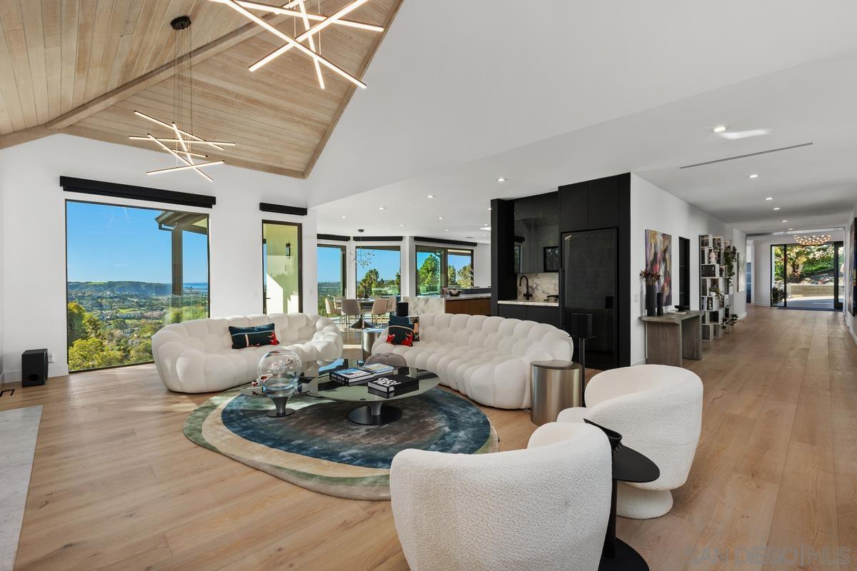 Detail Gallery Image 17 of 40 For 3240  Piragua St, Carlsbad,  CA 92009 - 5 Beds | 4/2 Baths