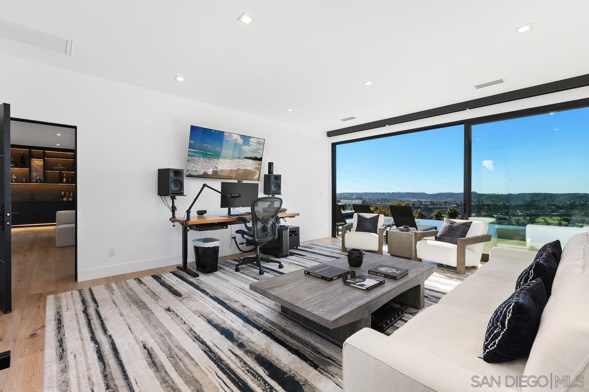 Detail Gallery Image 21 of 40 For 3240  Piragua St, Carlsbad,  CA 92009 - 5 Beds | 4/2 Baths