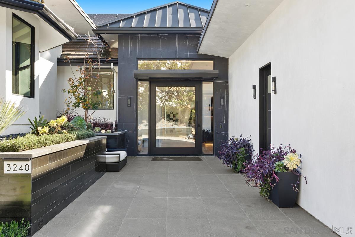 Detail Gallery Image 4 of 40 For 3240  Piragua St, Carlsbad,  CA 92009 - 5 Beds | 4/2 Baths