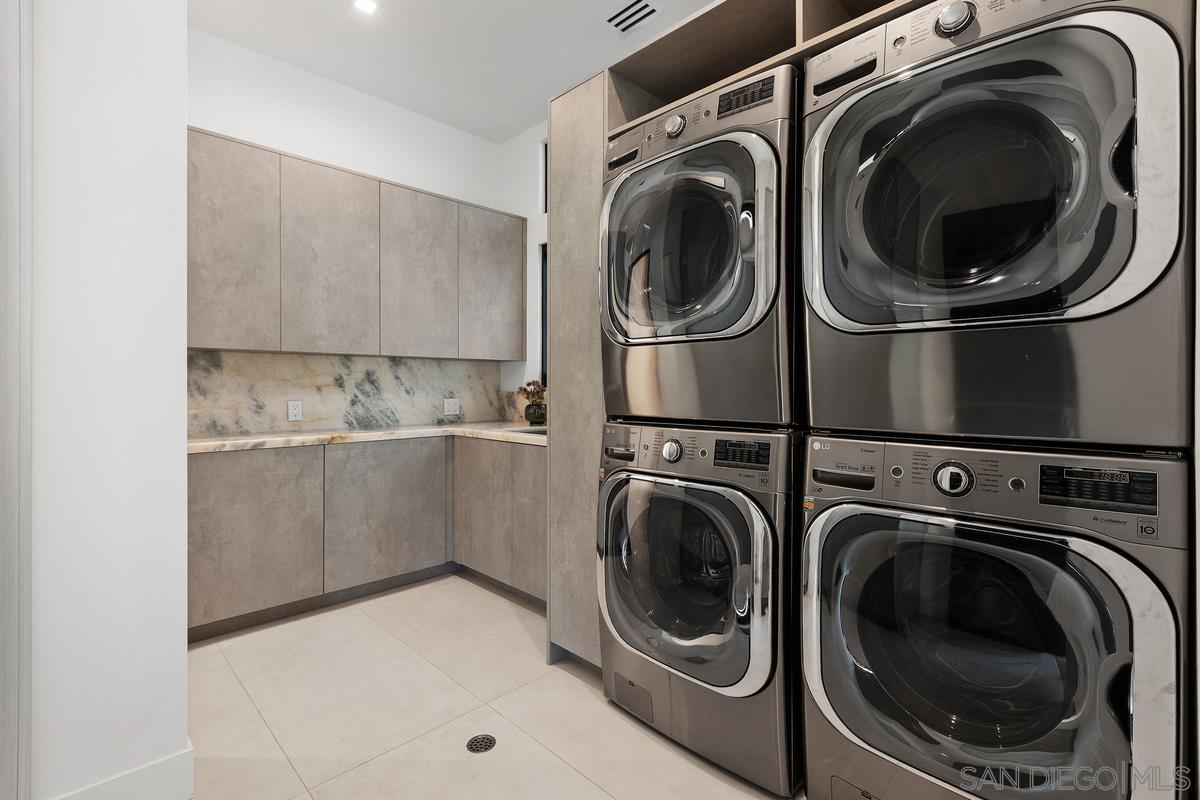 Detail Gallery Image 35 of 40 For 3240  Piragua St, Carlsbad,  CA 92009 - 5 Beds | 4/2 Baths