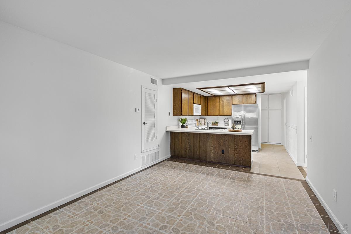 Detail Gallery Image 16 of 54 For 9787  Rimpark Way, San Diego,  CA 92124 - 4 Beds | 2/1 Baths