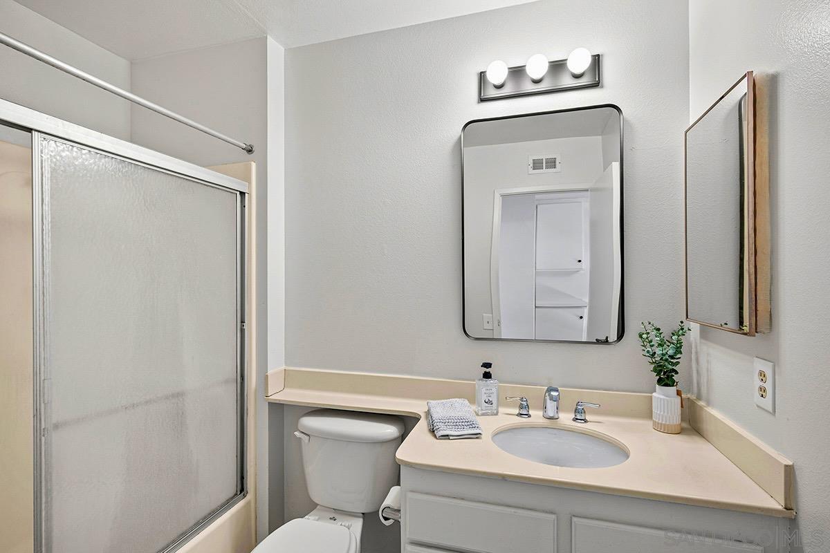 Detail Gallery Image 27 of 54 For 9787  Rimpark Way, San Diego,  CA 92124 - 4 Beds | 2/1 Baths