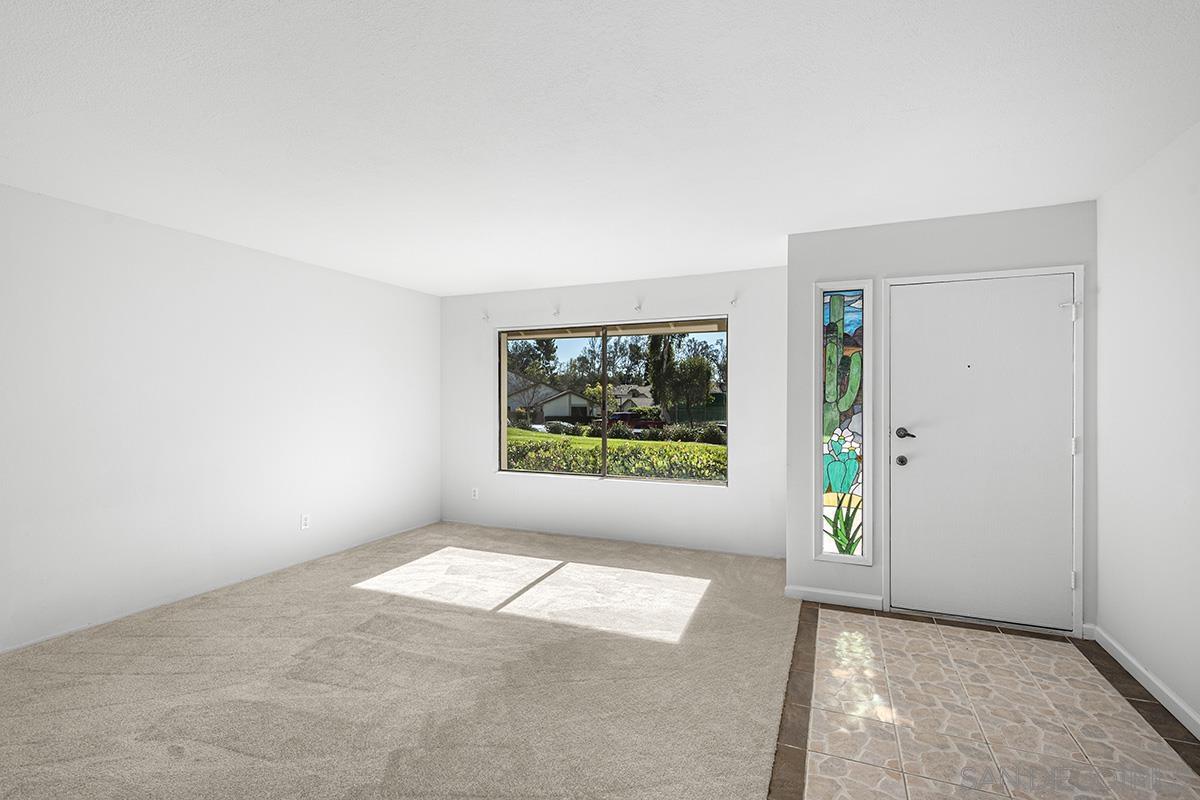 Detail Gallery Image 6 of 54 For 9787  Rimpark Way, San Diego,  CA 92124 - 4 Beds | 2/1 Baths