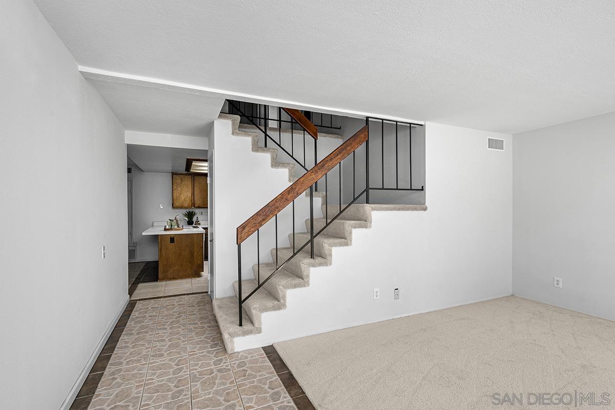 Detail Gallery Image 7 of 54 For 9787  Rimpark Way, San Diego,  CA 92124 - 4 Beds | 2/1 Baths