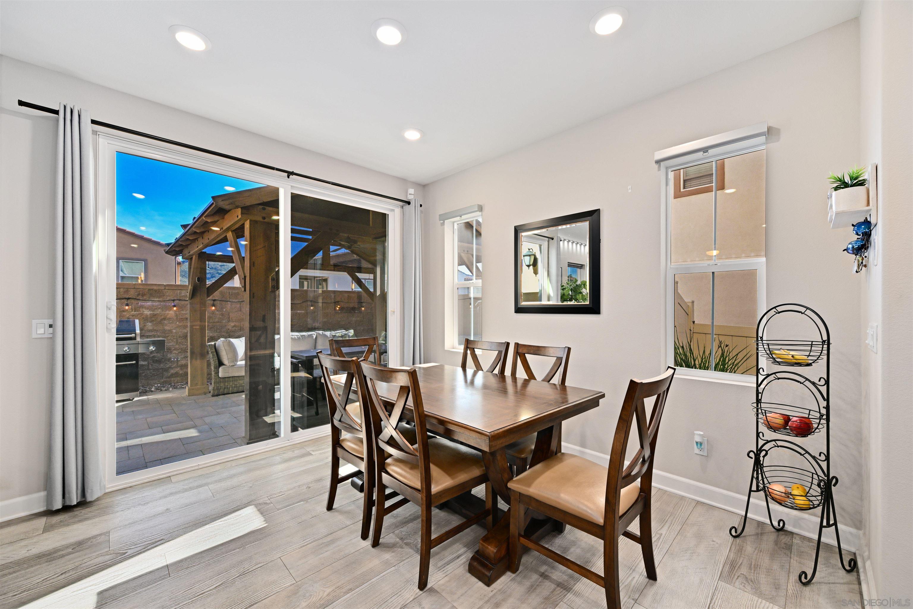 Detail Gallery Image 7 of 35 For 10929  Tyler Way, San Diego,  CA 92129 - 3 Beds | 2/1 Baths