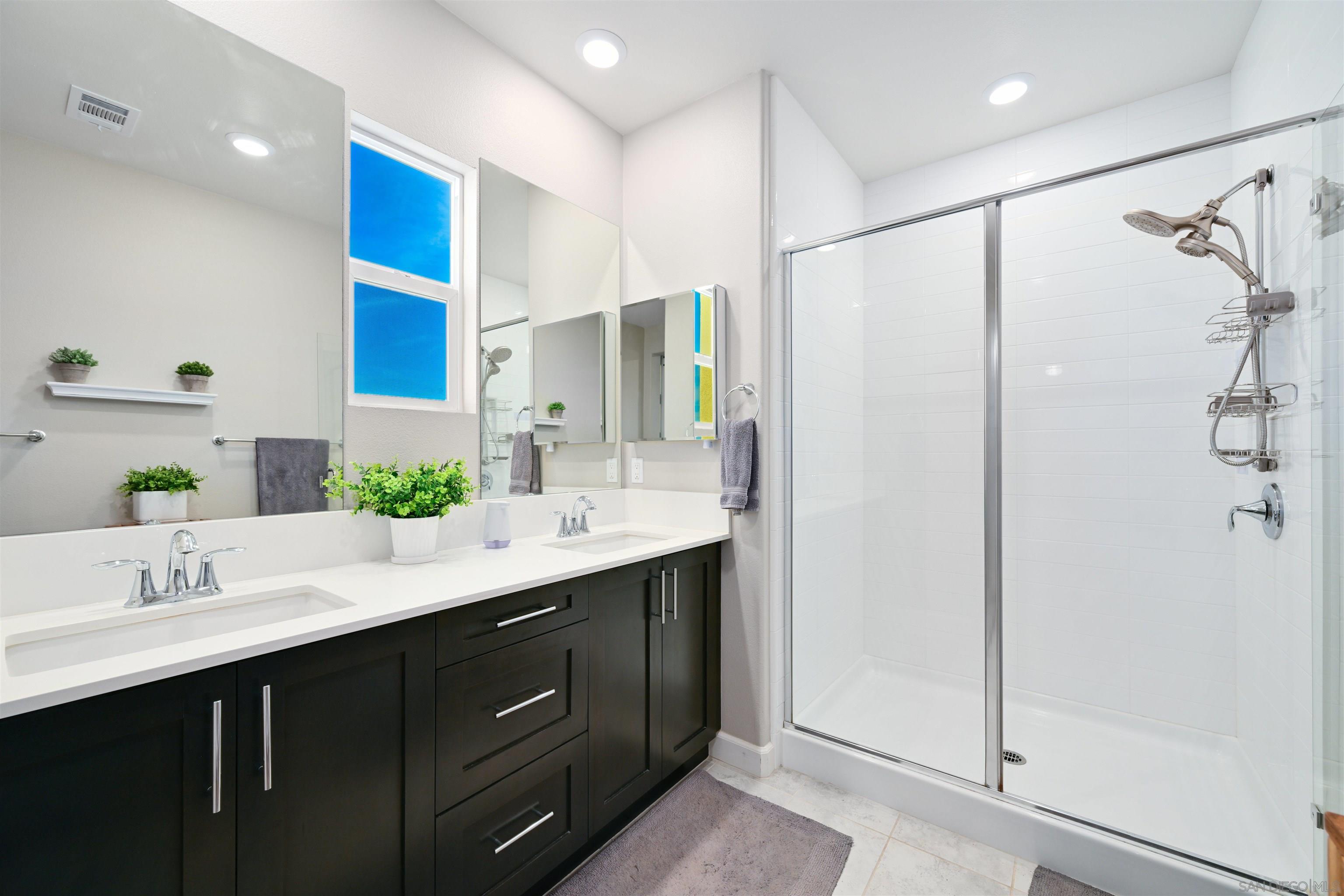 Detail Gallery Image 10 of 35 For 10929  Tyler Way, San Diego,  CA 92129 - 3 Beds | 2/1 Baths