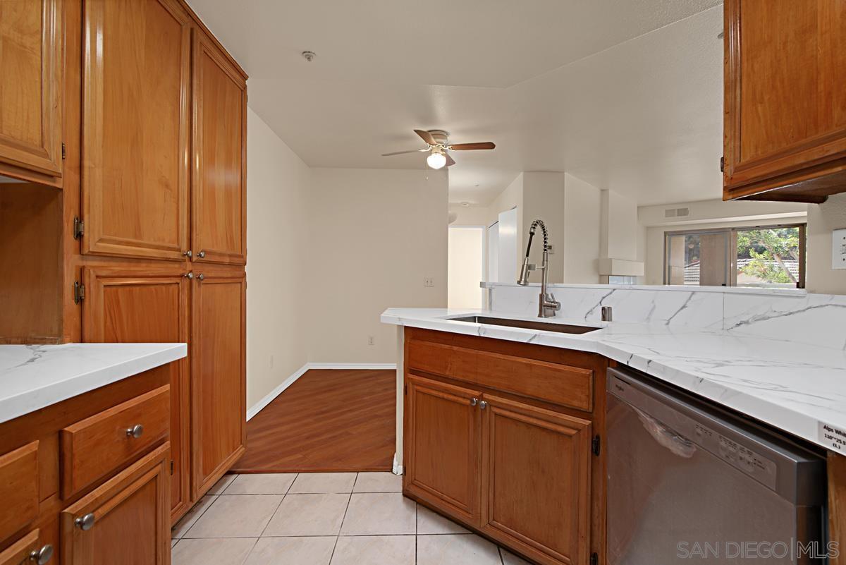 Detail Gallery Image 9 of 29 For 11235  Affinity Ct  #68,  San Diego,  CA 92131 - 2 Beds | 2 Baths