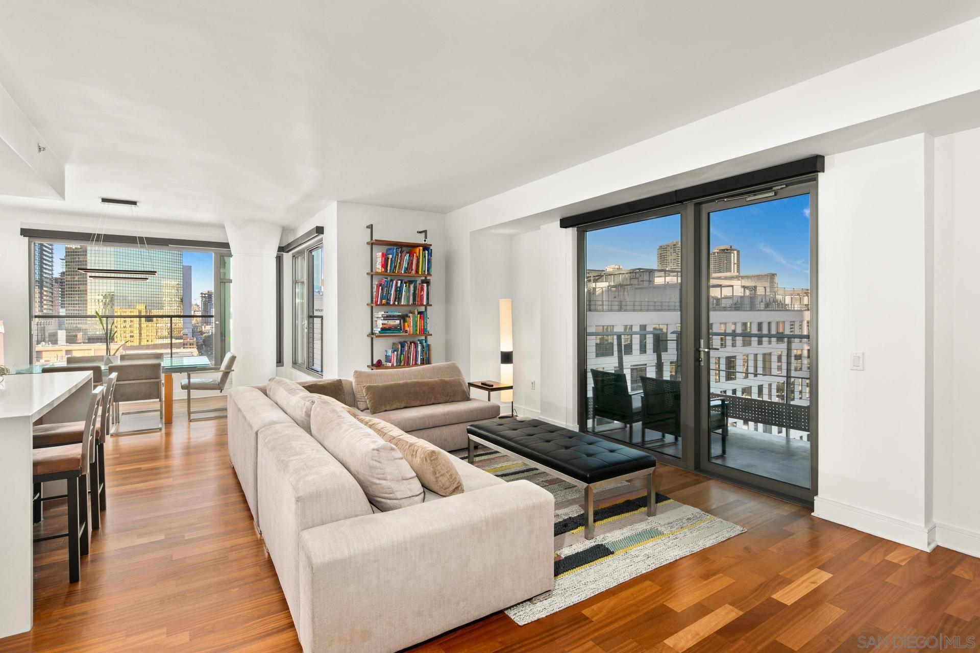 Detail Gallery Image 4 of 47 For 645  Front St  1703, San Diego,  CA 92101 - 2 Beds | 2/1 Baths