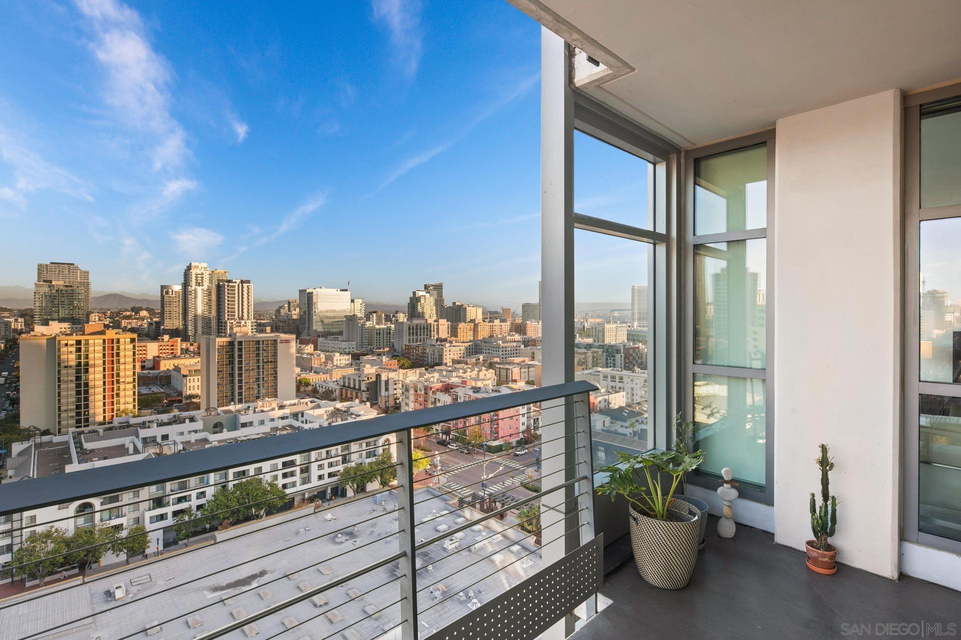 Detail Gallery Image 5 of 47 For 645  Front St  1703, San Diego,  CA 92101 - 2 Beds | 2/1 Baths