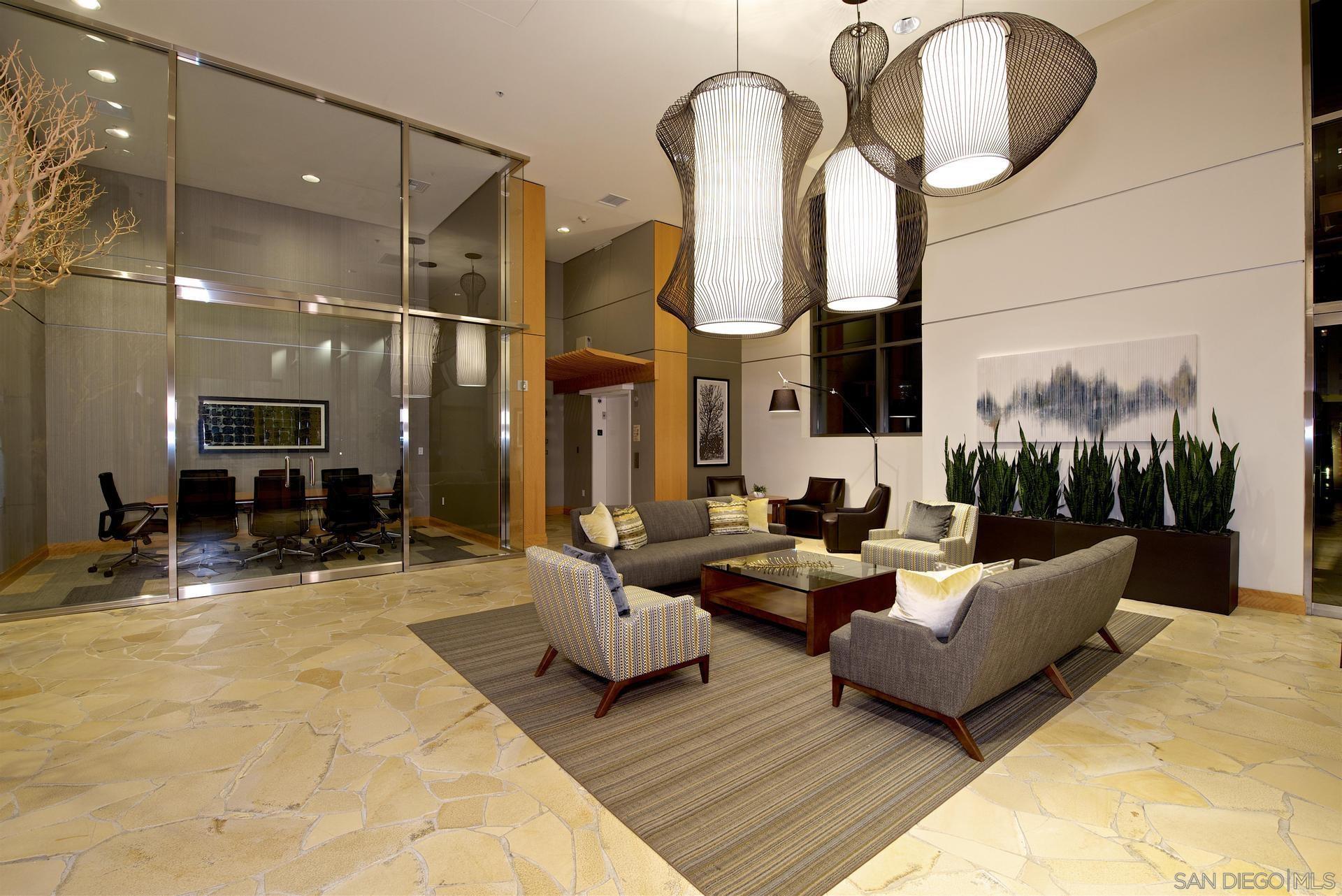 Detail Gallery Image 42 of 47 For 645  Front St  1703, San Diego,  CA 92101 - 2 Beds | 2/1 Baths