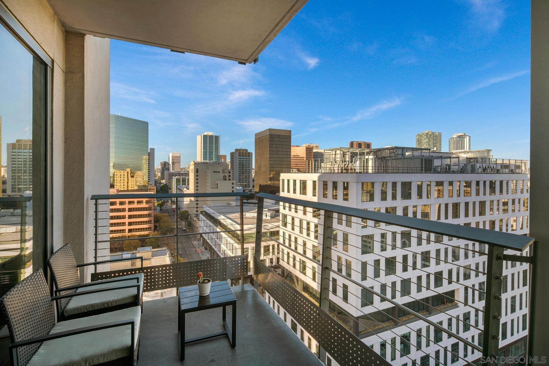 Detail Gallery Image 6 of 47 For 645  Front St  1703, San Diego,  CA 92101 - 2 Beds | 2/1 Baths