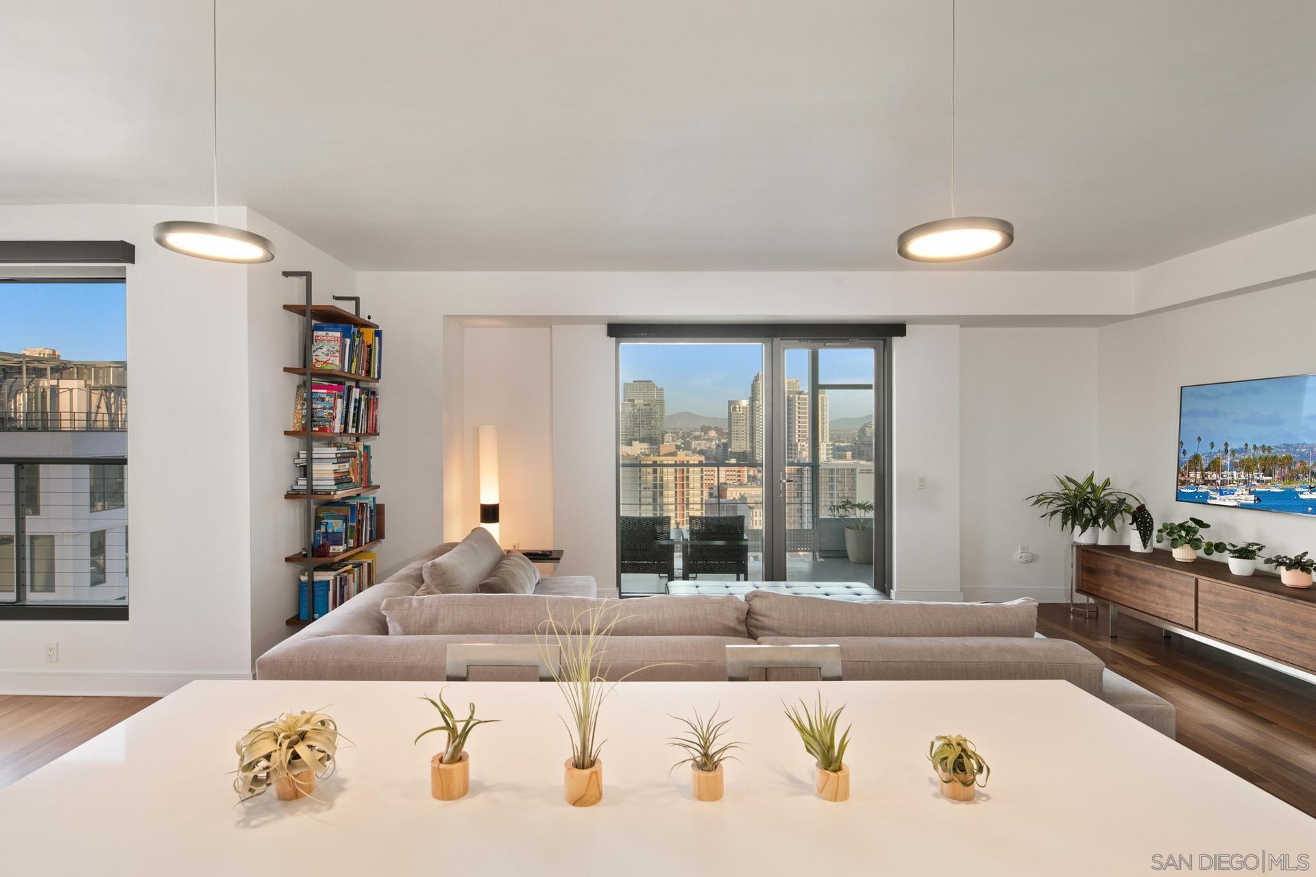 Detail Gallery Image 8 of 47 For 645  Front St  1703, San Diego,  CA 92101 - 2 Beds | 2/1 Baths