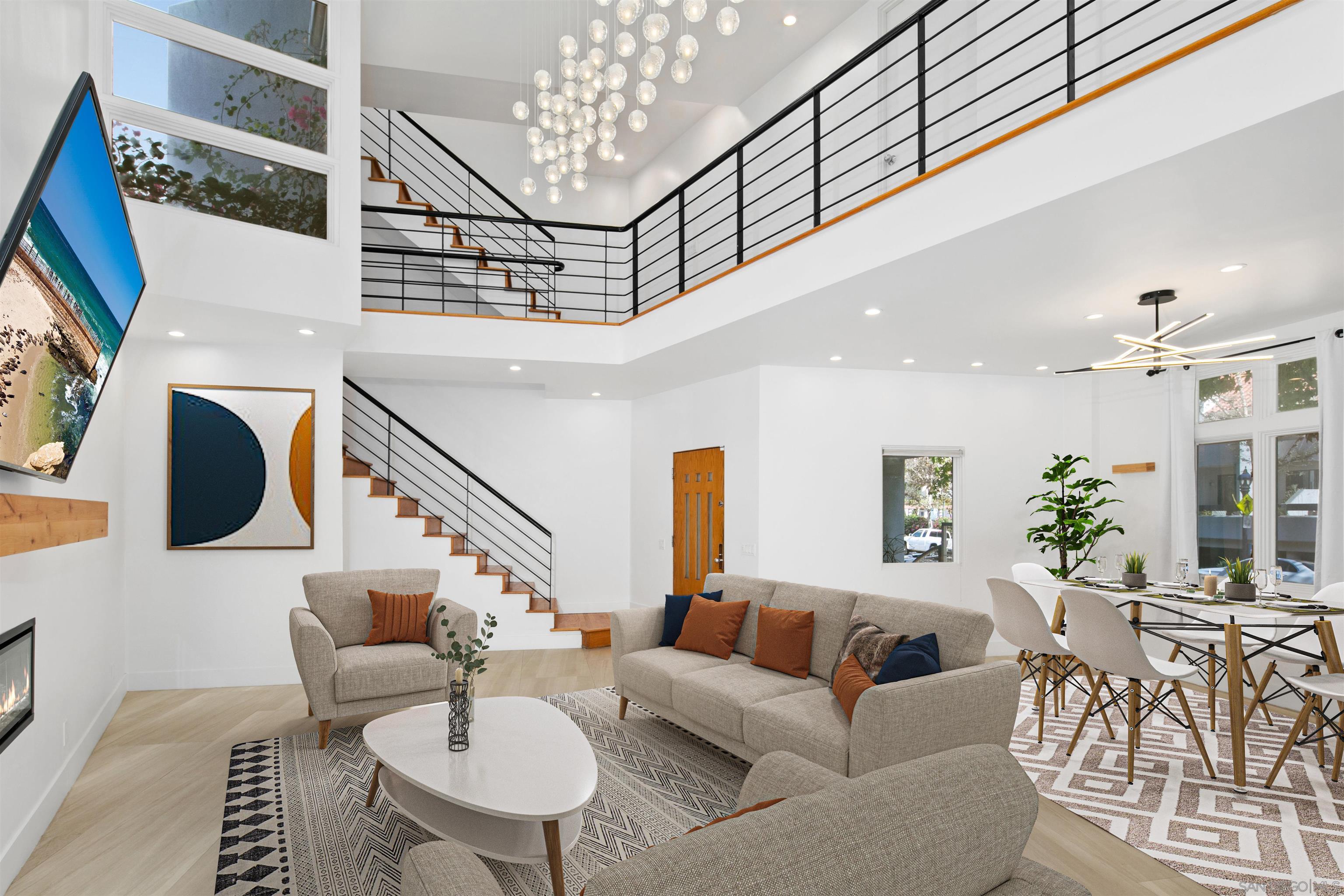 Detail Gallery Image 2 of 19 For 702  Kettner Blvd, San Diego,  CA 92101 - 3 Beds | 2/1 Baths