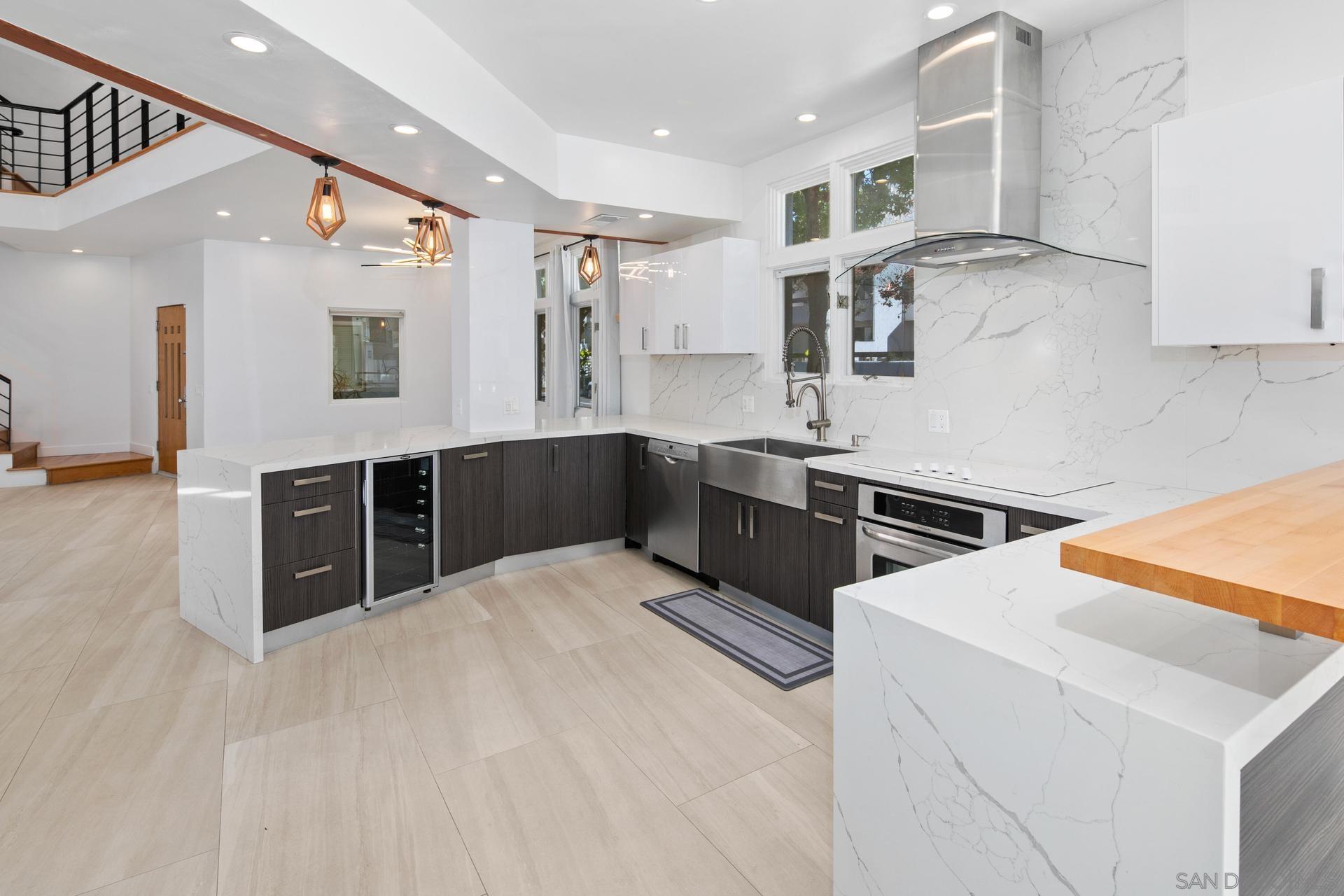 Detail Gallery Image 4 of 19 For 702  Kettner Blvd, San Diego,  CA 92101 - 3 Beds | 2/1 Baths