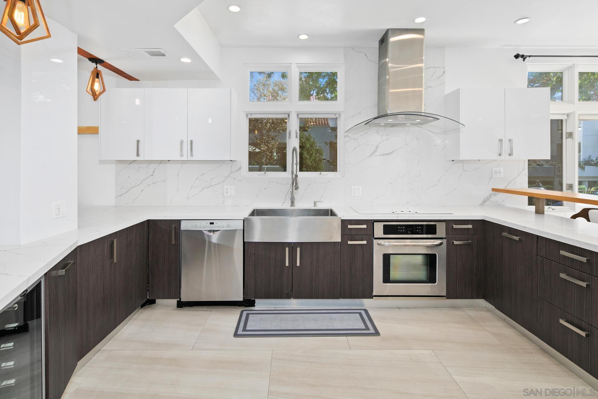 Detail Gallery Image 5 of 19 For 702  Kettner Blvd, San Diego,  CA 92101 - 3 Beds | 2/1 Baths