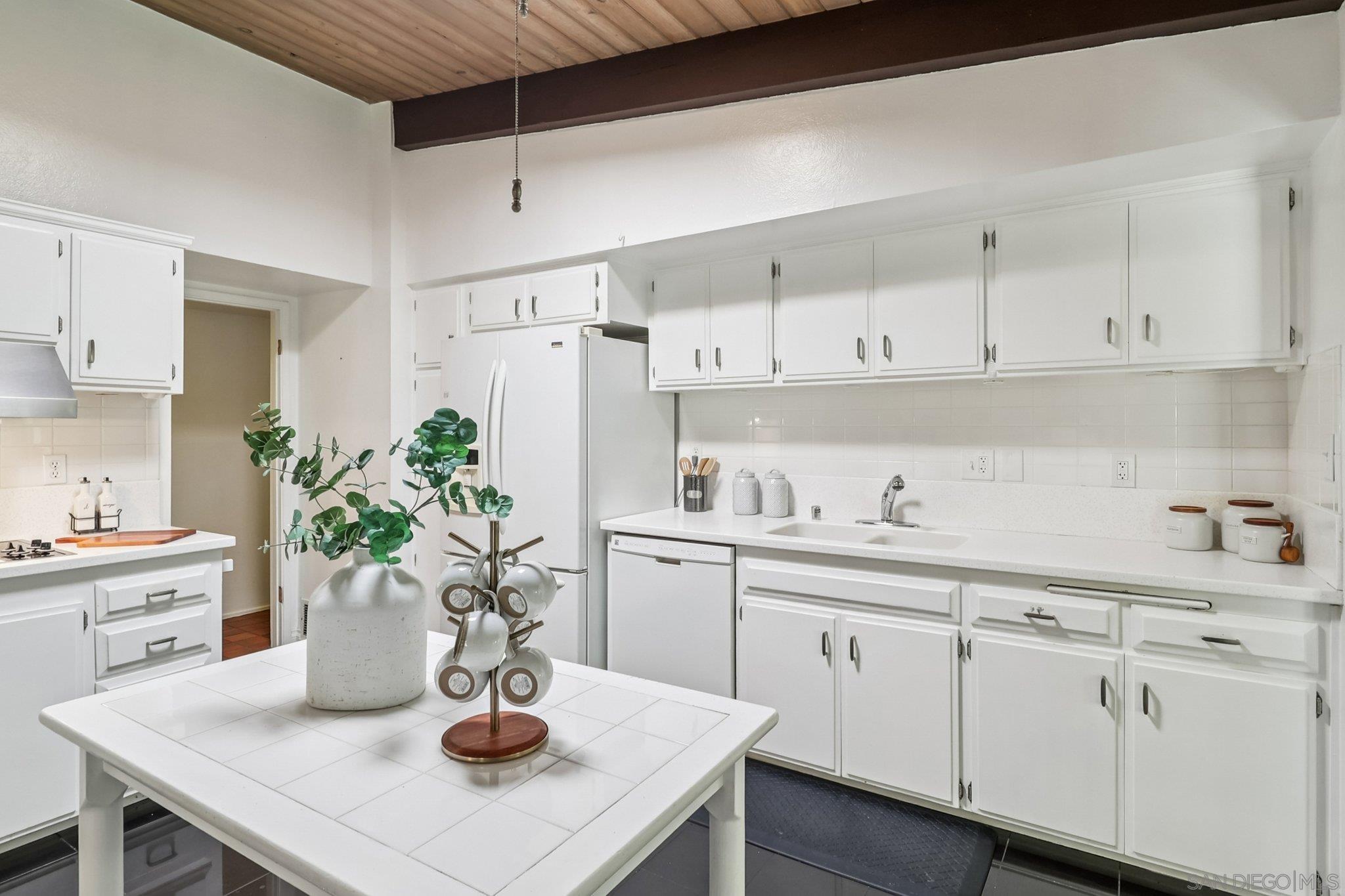 Detail Gallery Image 13 of 48 For 5675  Dartford Way, San Diego,  CA 92120 - 4 Beds | 2 Baths