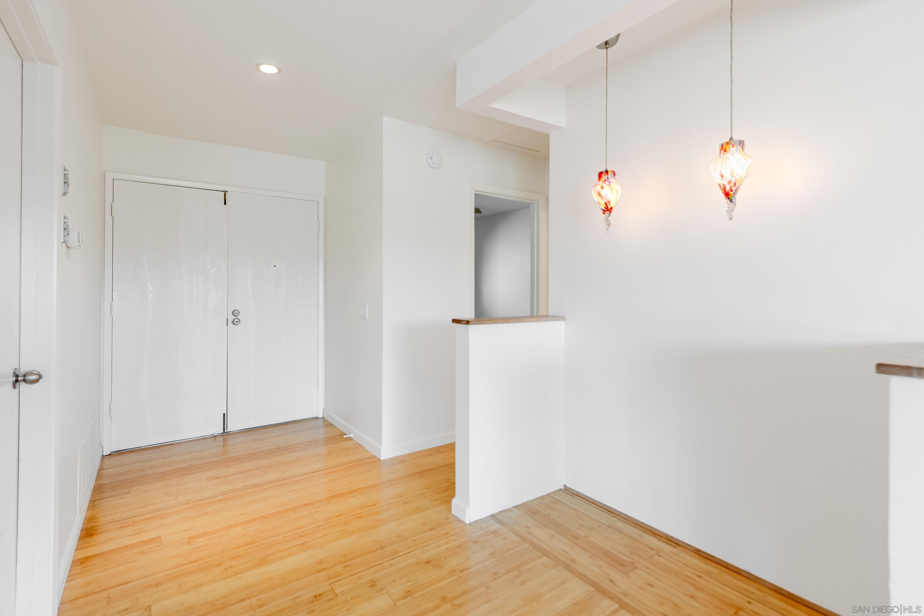 Detail Gallery Image 12 of 36 For 4454  Caminito Pedernal, San Diego,  CA 92117 - 3 Beds | 2 Baths