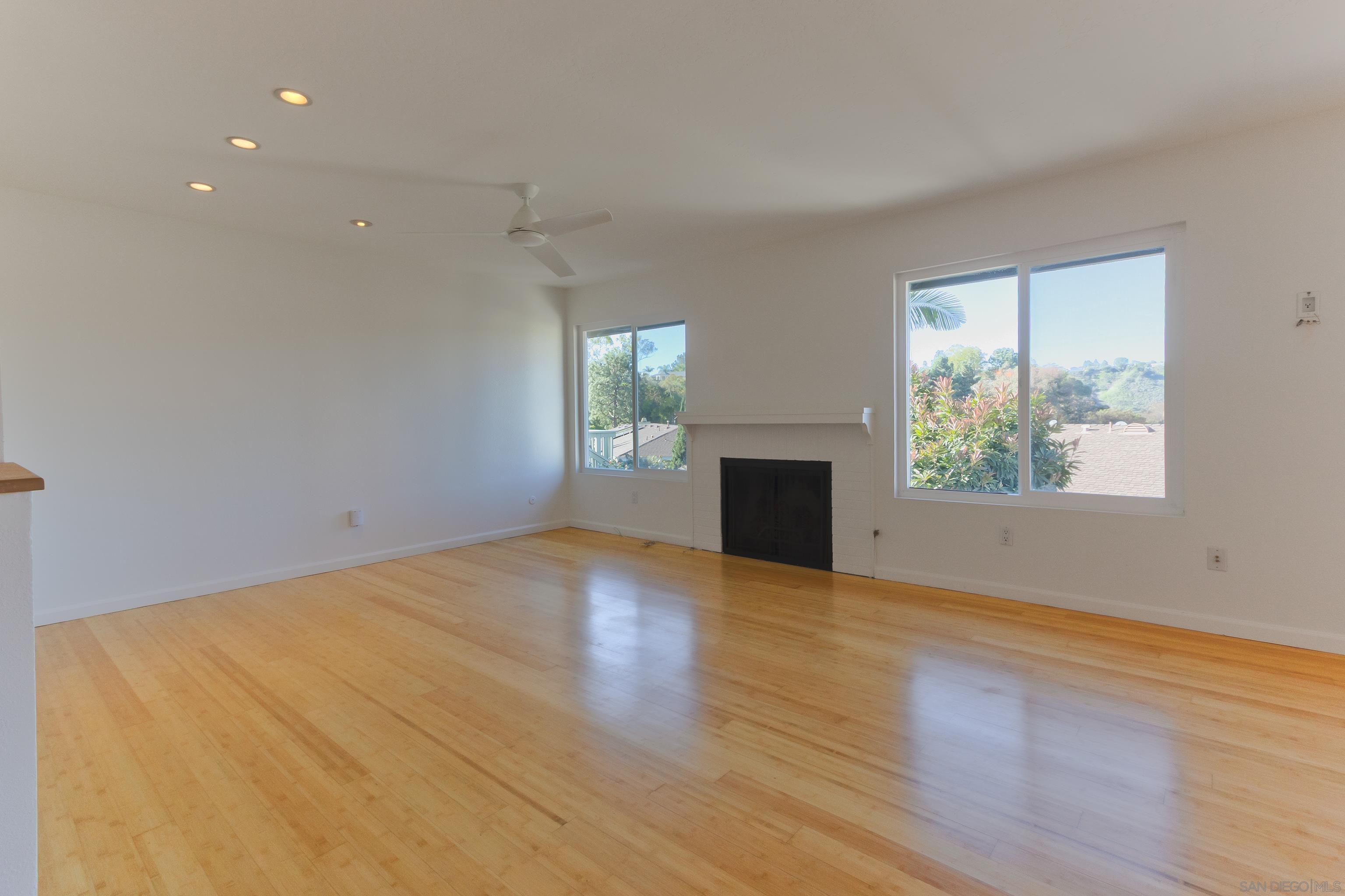 Detail Gallery Image 13 of 36 For 4454  Caminito Pedernal, San Diego,  CA 92117 - 3 Beds | 2 Baths