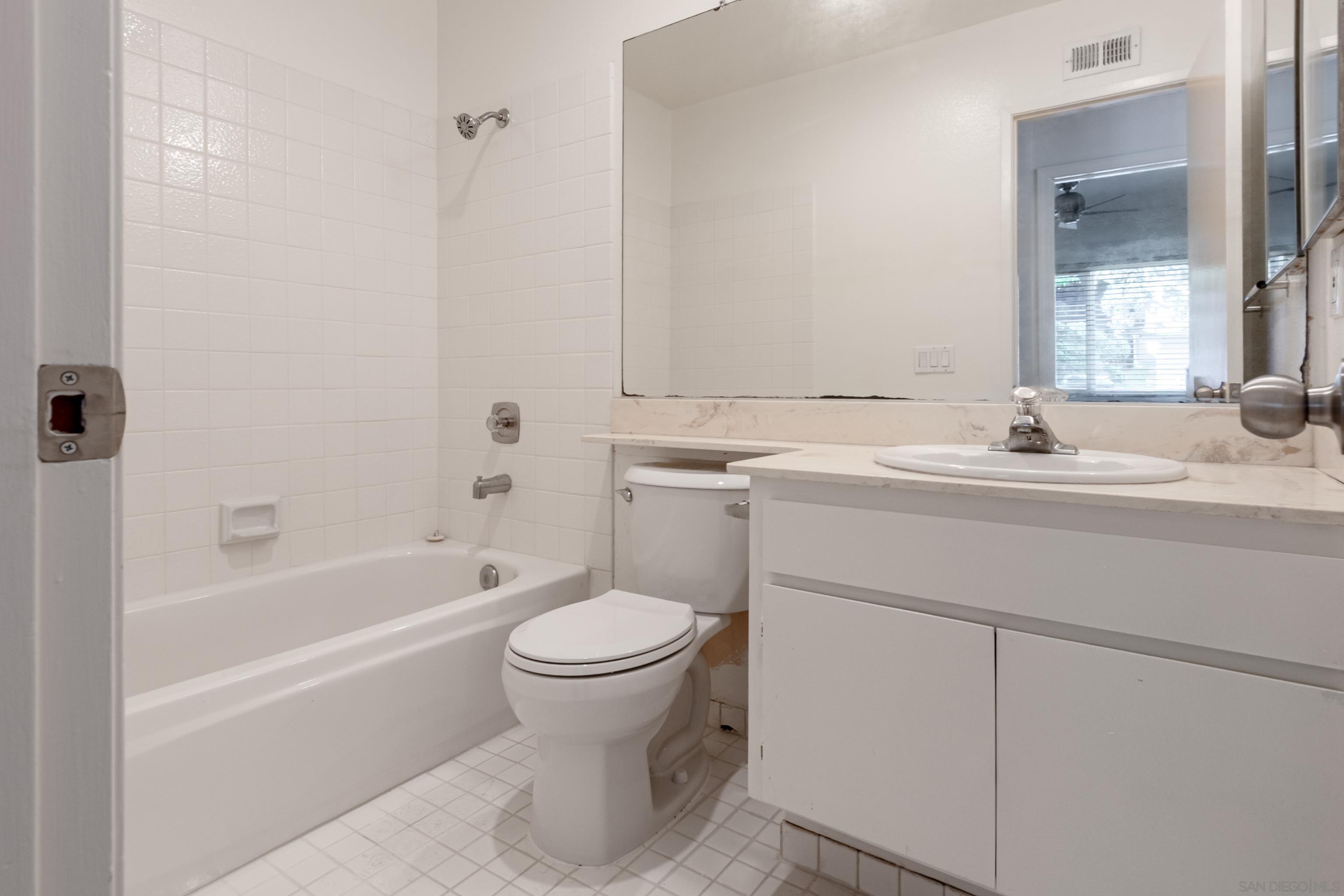 Detail Gallery Image 25 of 36 For 4454  Caminito Pedernal, San Diego,  CA 92117 - 3 Beds | 2 Baths