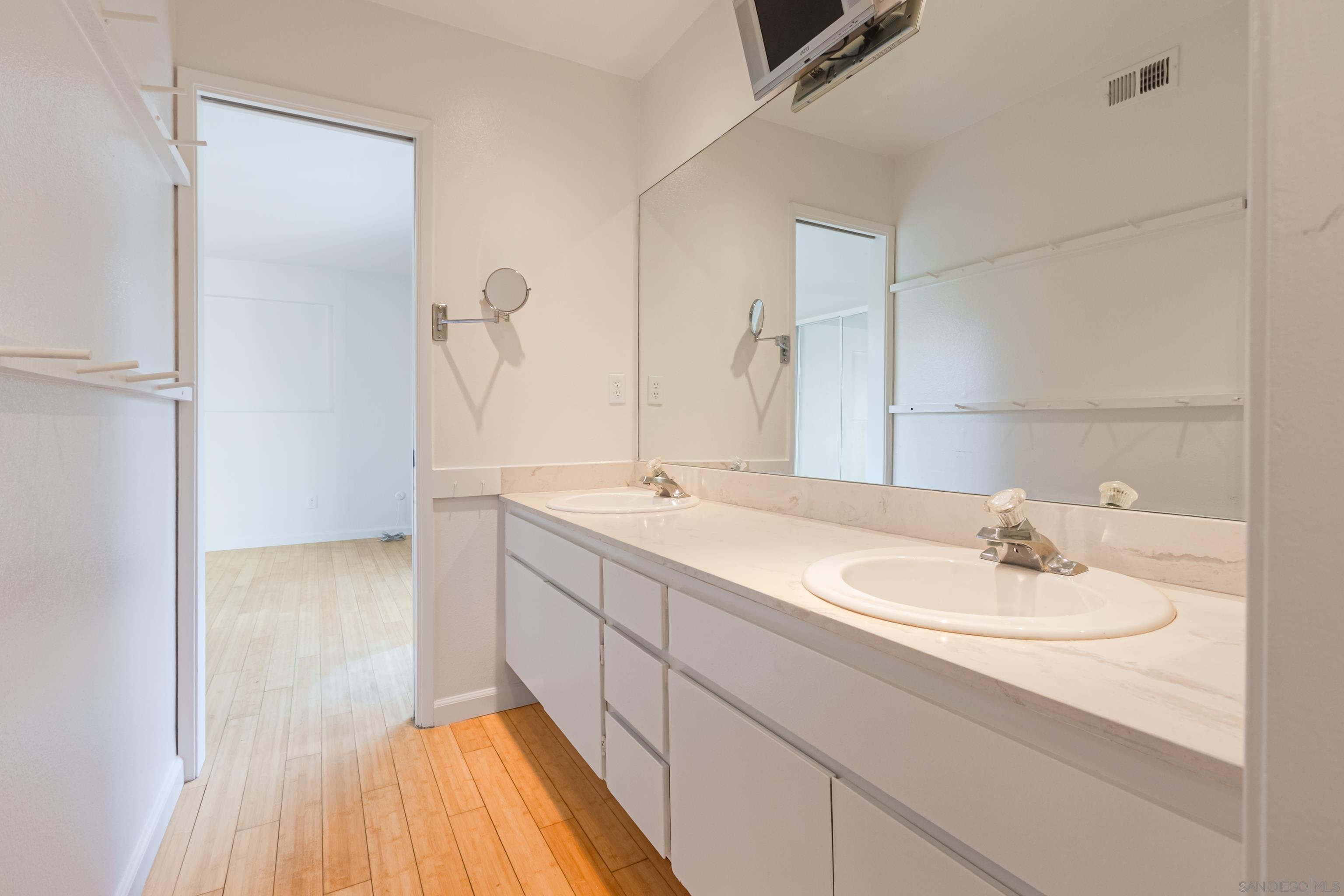 Detail Gallery Image 30 of 36 For 4454  Caminito Pedernal, San Diego,  CA 92117 - 3 Beds | 2 Baths