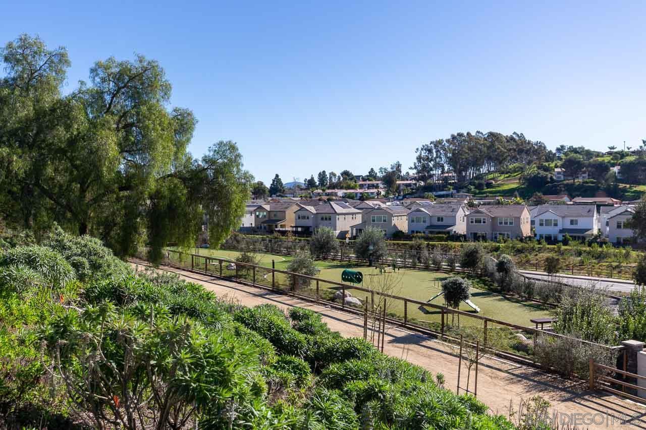 Detail Gallery Image 24 of 31 For 1230  Wren Gln, Escondido,  CA 92026 - 2 Beds | 2/1 Baths