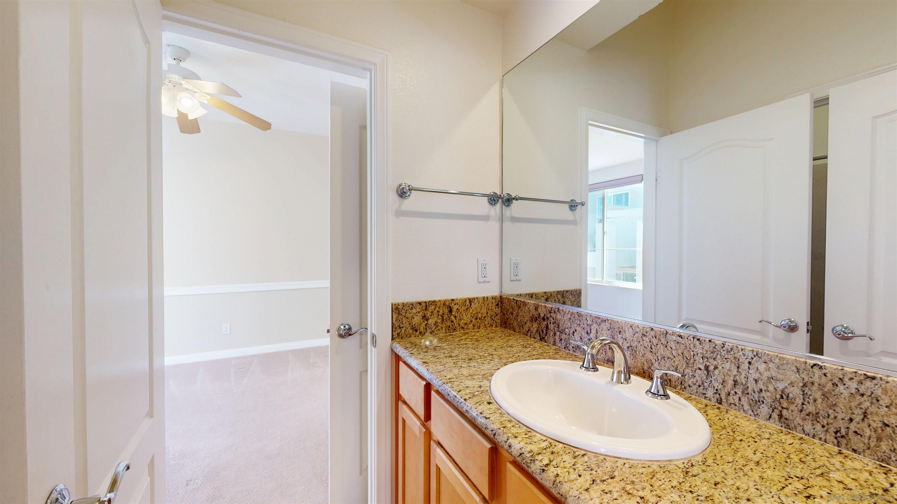 Detail Gallery Image 11 of 25 For 3828  Quarter Mile Dr, San Diego,  CA 92130 - 3 Beds | 2/1 Baths