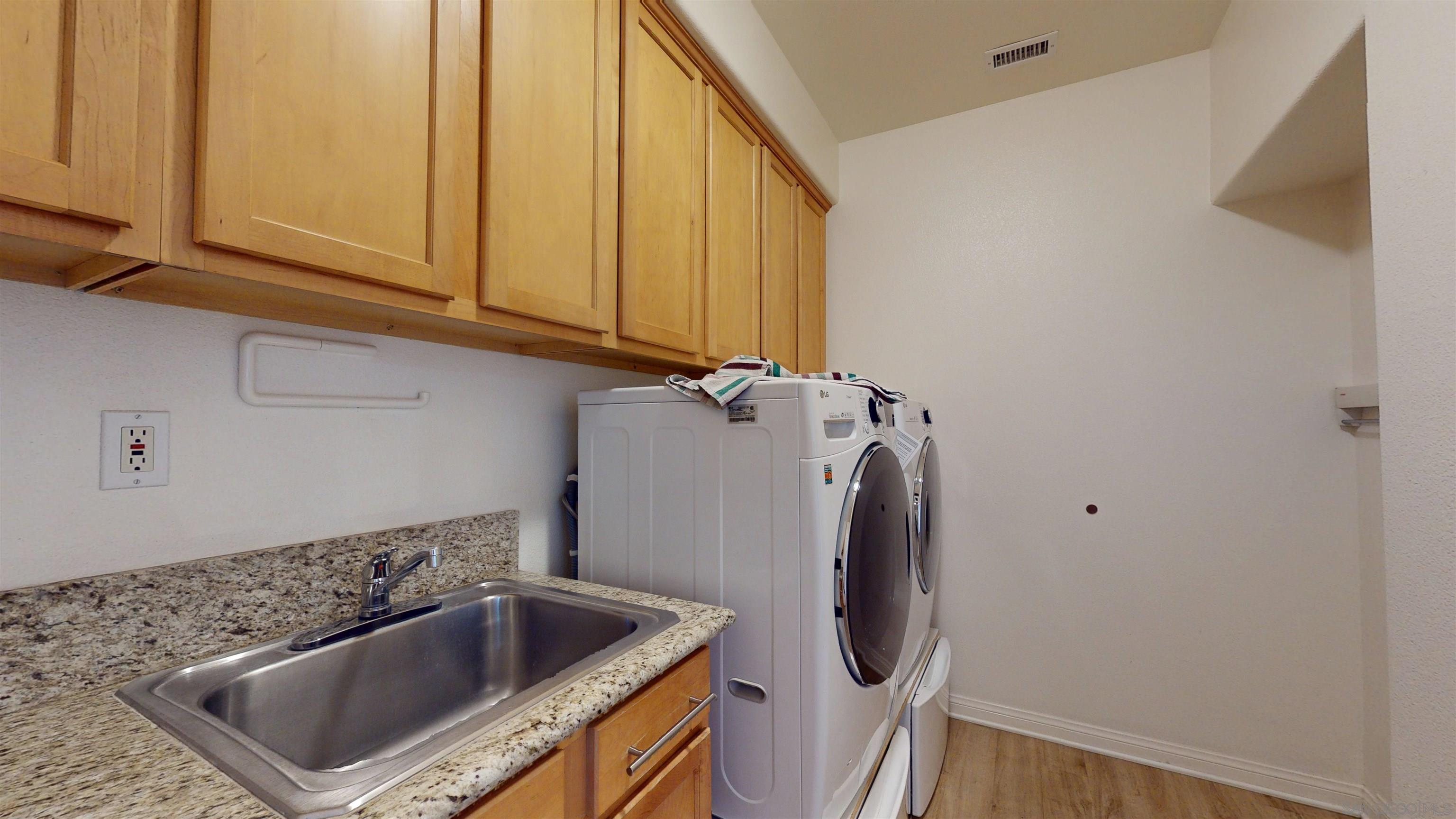 Detail Gallery Image 20 of 25 For 3828  Quarter Mile Dr, San Diego,  CA 92130 - 3 Beds | 2/1 Baths