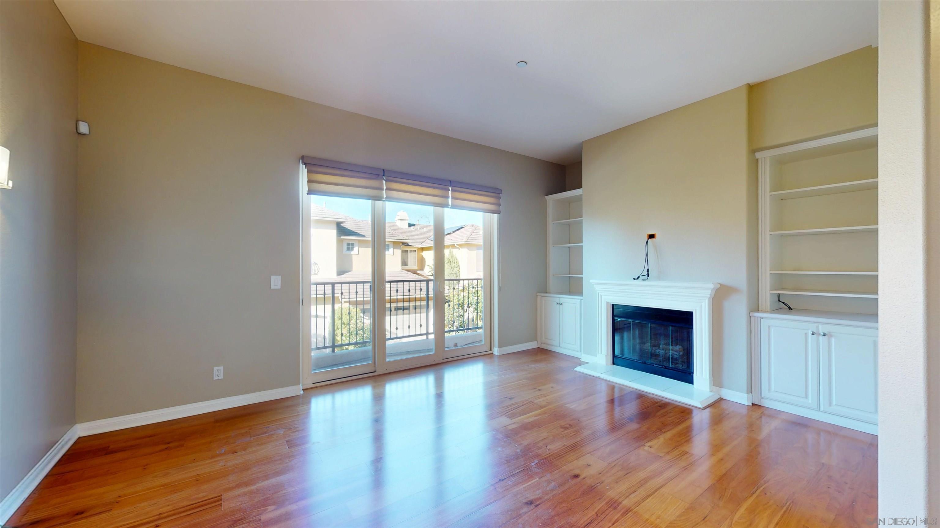 Detail Gallery Image 4 of 25 For 3828  Quarter Mile Dr, San Diego,  CA 92130 - 3 Beds | 2/1 Baths