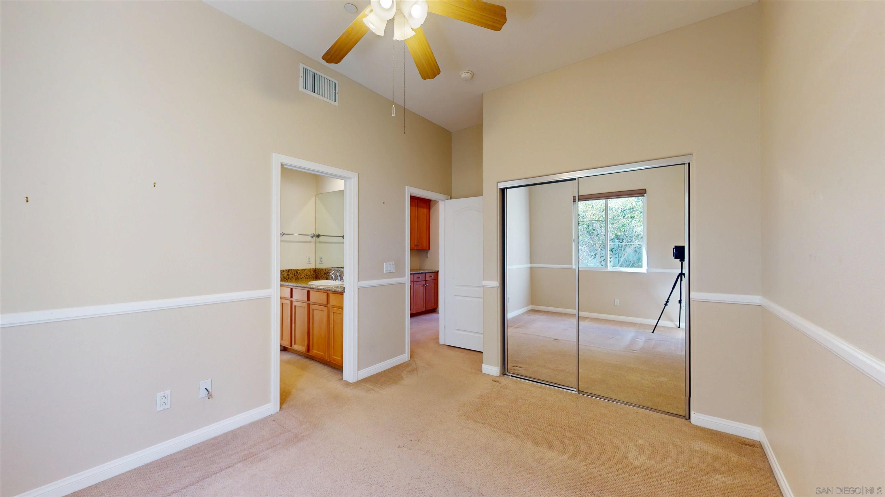 Detail Gallery Image 10 of 25 For 3828  Quarter Mile Dr, San Diego,  CA 92130 - 3 Beds | 2/1 Baths