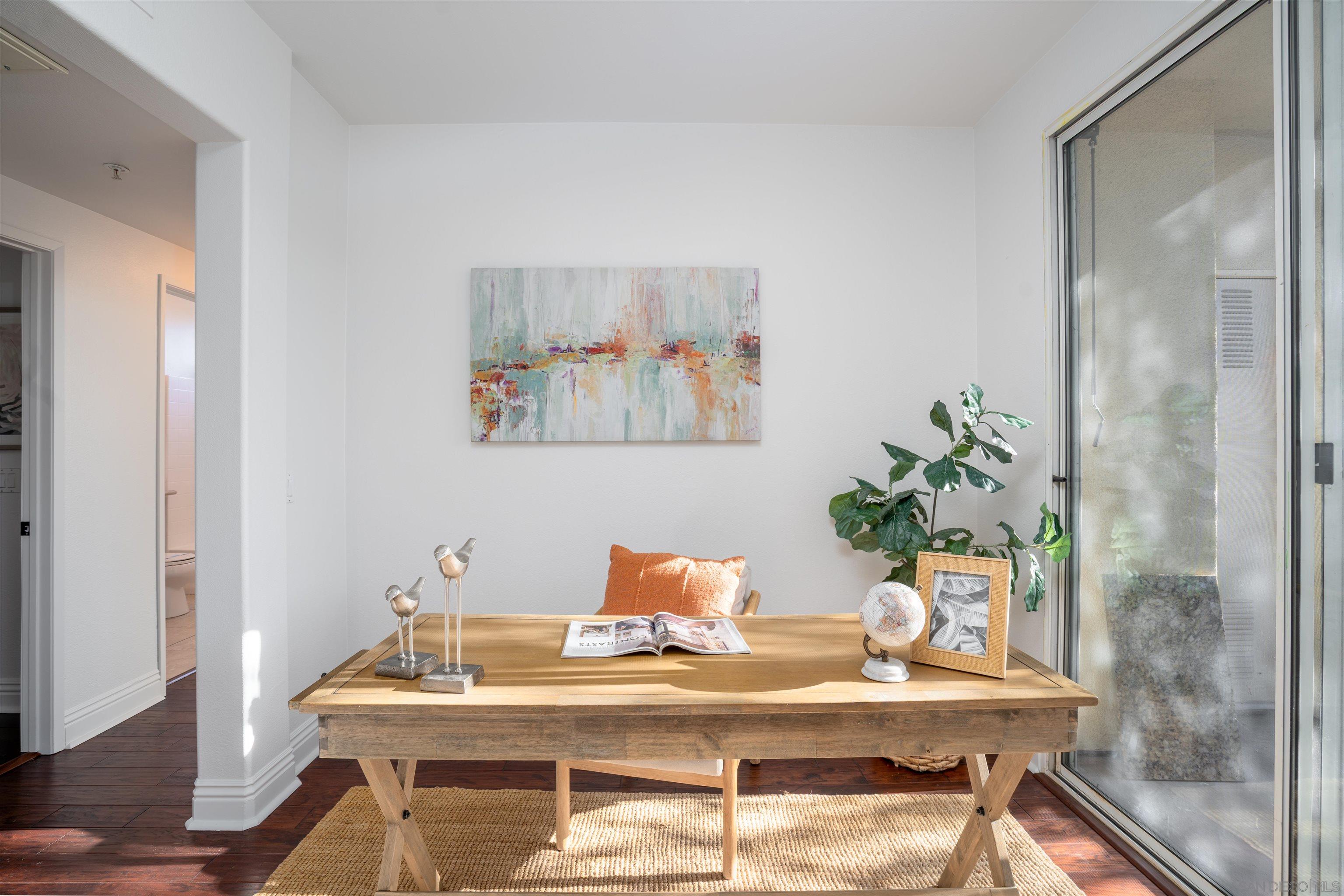 Detail Gallery Image 10 of 22 For 12376  Carmel Country Rd  #J107,  San Diego,  CA 92130 - 3 Beds | 2 Baths