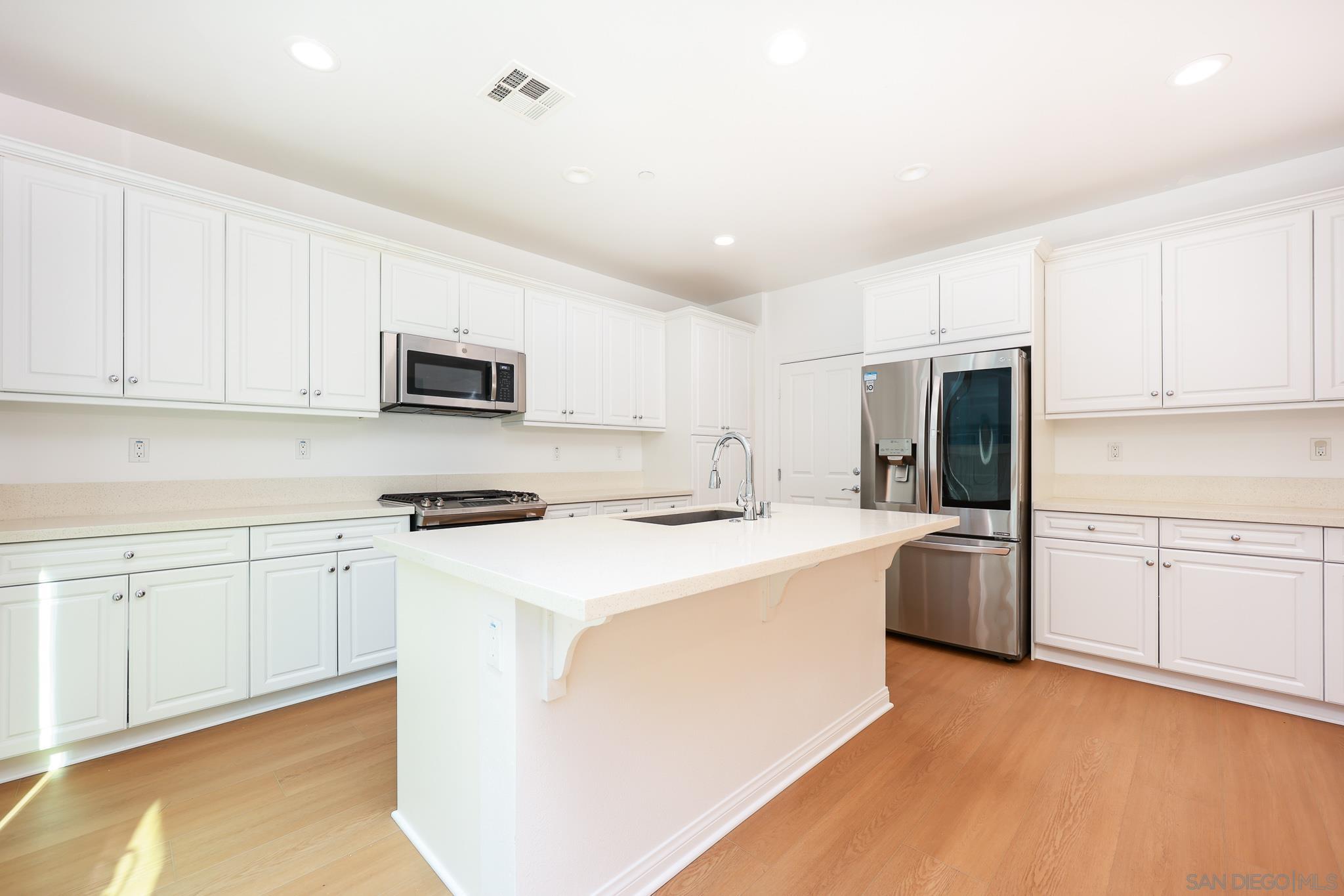 Detail Gallery Image 13 of 46 For 1022  18th St, San Diego,  CA 92154 - 4 Beds | 3 Baths