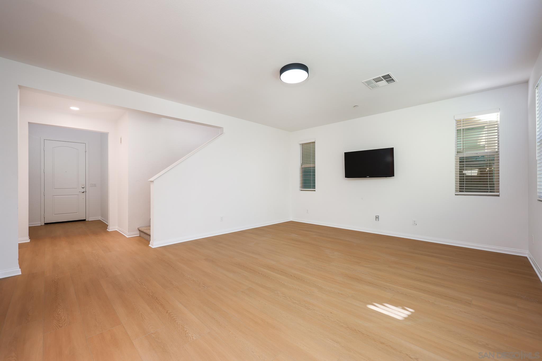 Detail Gallery Image 7 of 46 For 1022  18th St, San Diego,  CA 92154 - 4 Beds | 3 Baths