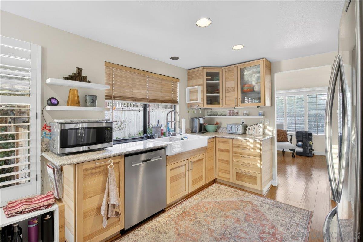 Detail Gallery Image 17 of 72 For 6339  Caminito Del Pastel, San Diego,  CA 92111 - 2 Beds | 2/1 Baths