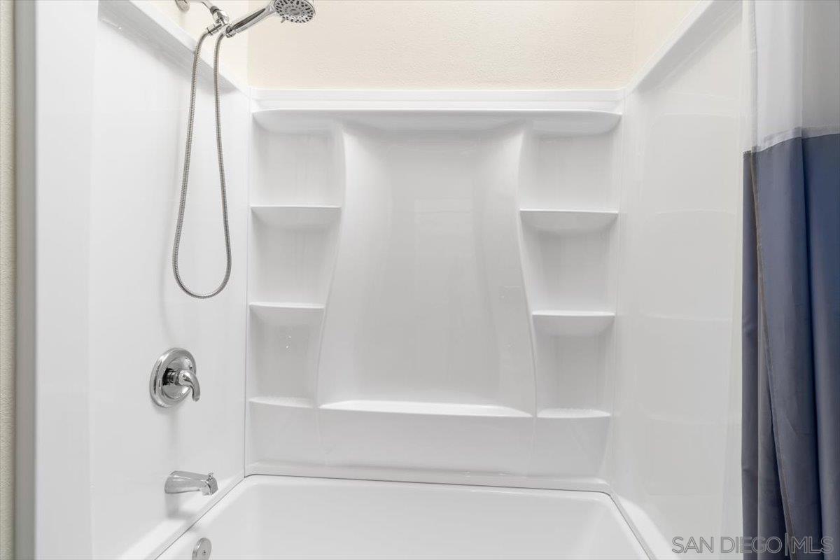 Detail Gallery Image 42 of 72 For 6339  Caminito Del Pastel, San Diego,  CA 92111 - 2 Beds | 2/1 Baths