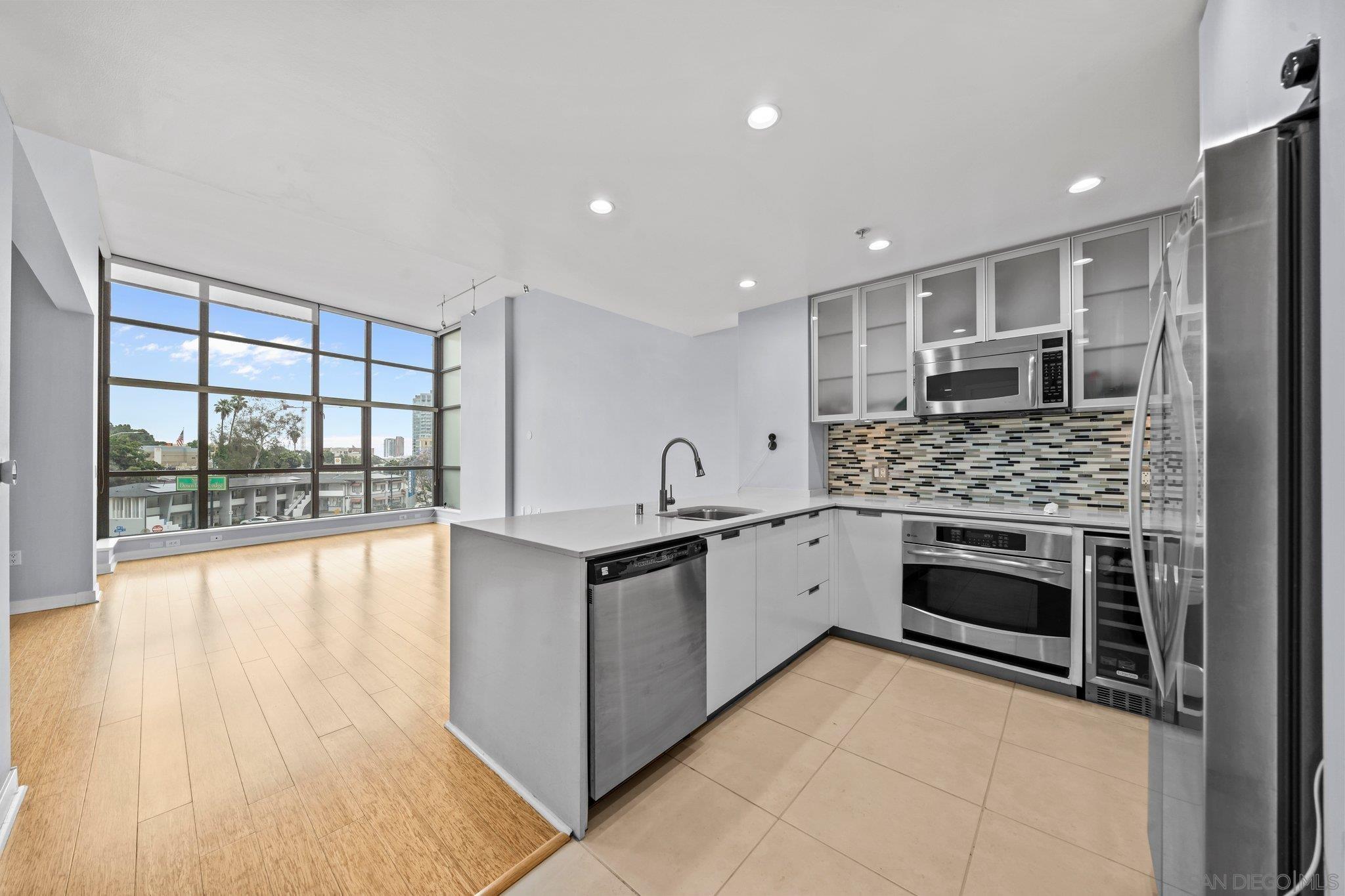 Detail Gallery Image 2 of 22 For 1441  9th Ave  102, San Diego,  CA 92101 - 2 Beds | 2 Baths