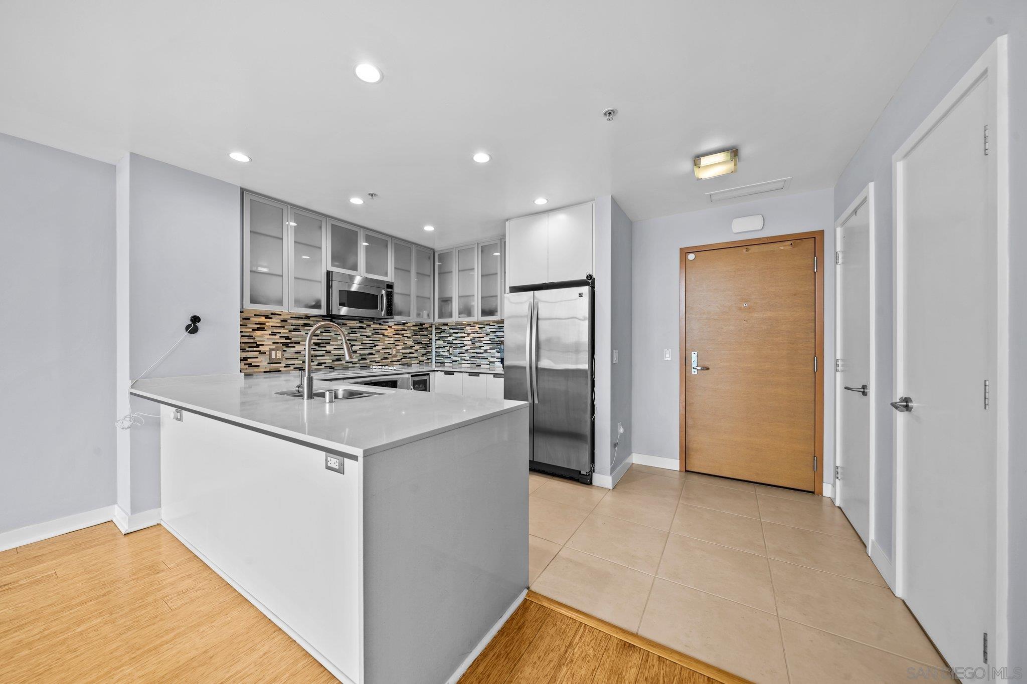 Detail Gallery Image 3 of 22 For 1441  9th Ave  102, San Diego,  CA 92101 - 2 Beds | 2 Baths