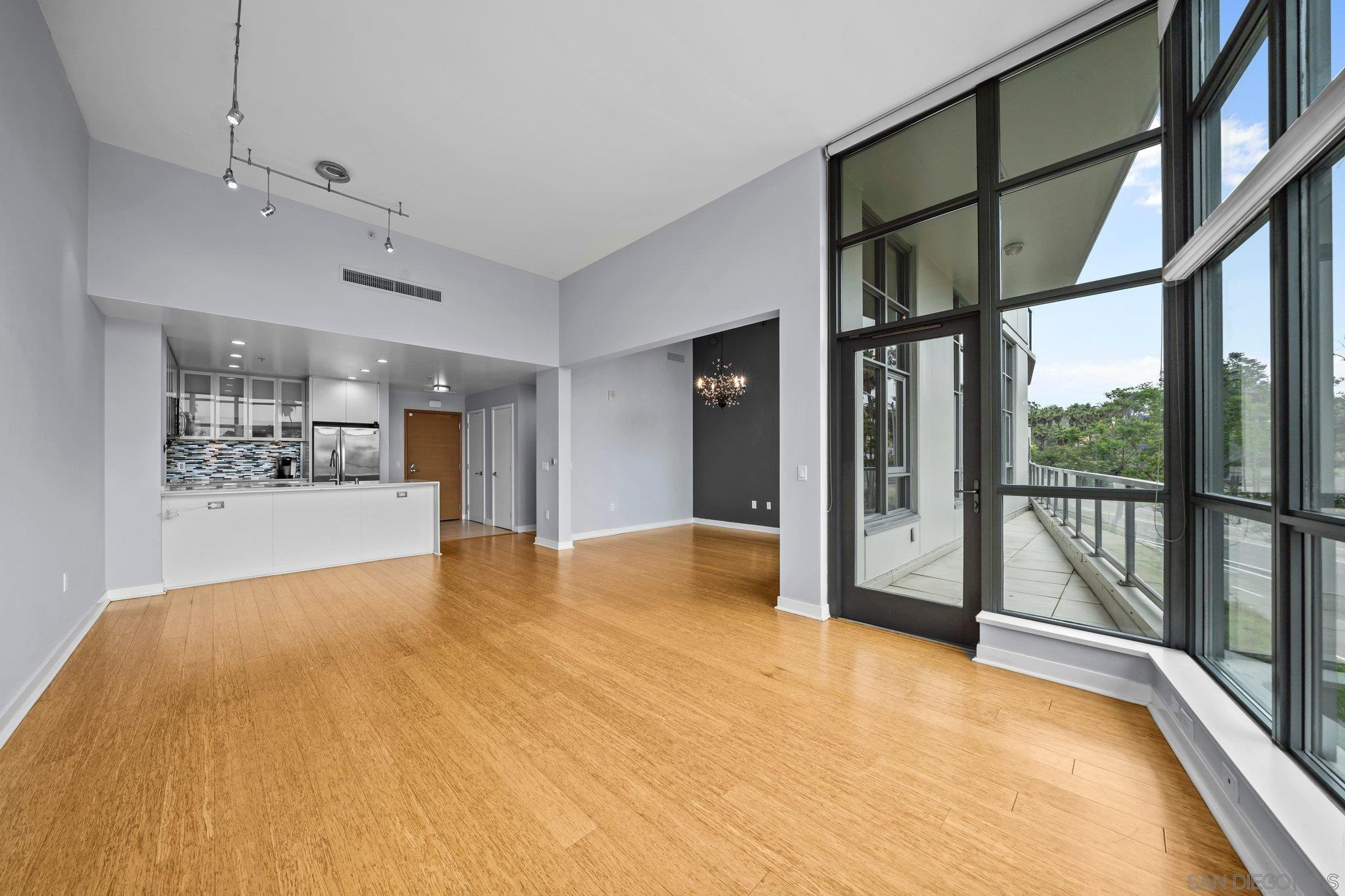 Detail Gallery Image 5 of 22 For 1441  9th Ave  102, San Diego,  CA 92101 - 2 Beds | 2 Baths