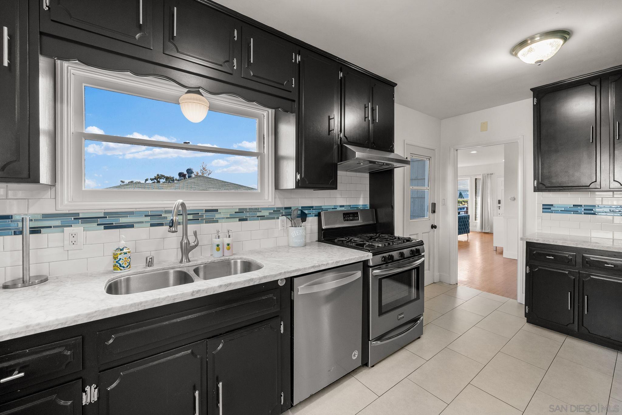 Detail Gallery Image 11 of 48 For 1919  33rd Street, San Diego,  CA 92102 - – Beds | – Baths