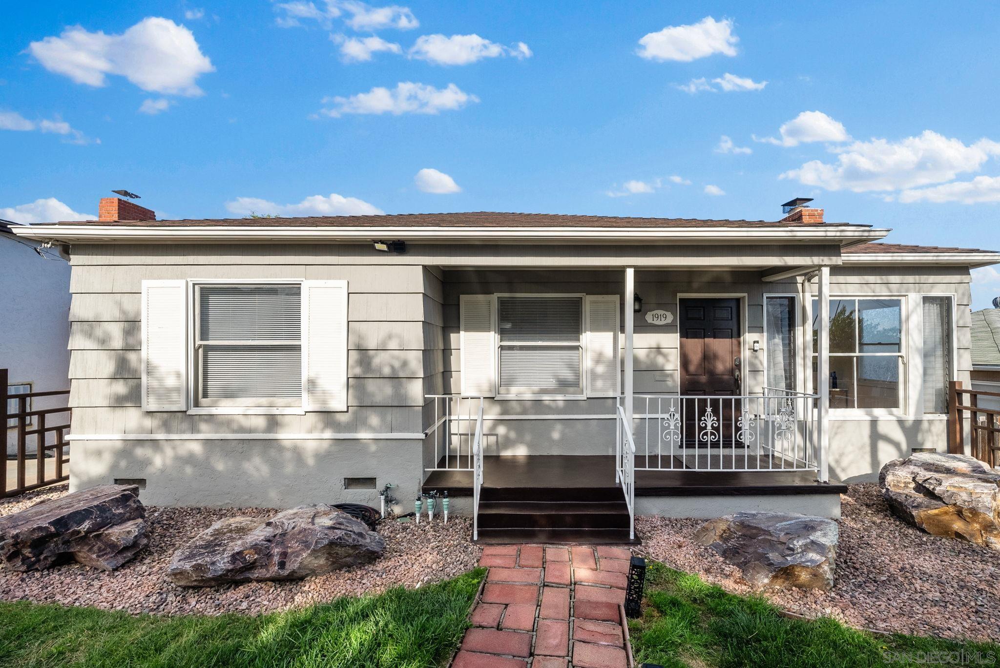 Detail Gallery Image 3 of 48 For 1919  33rd Street, San Diego,  CA 92102 - – Beds | – Baths