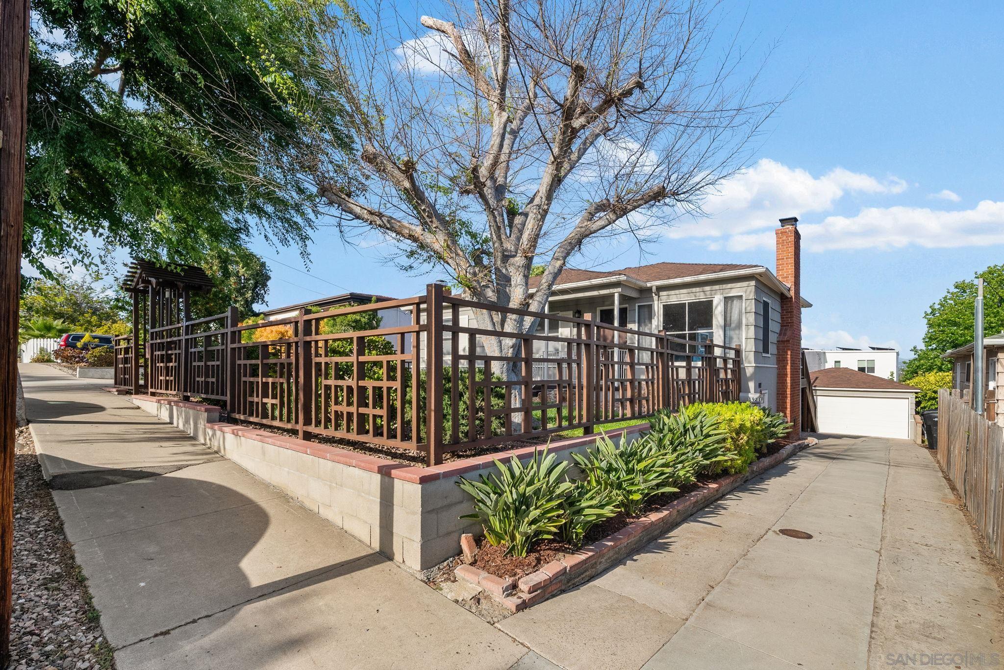 Detail Gallery Image 4 of 48 For 1919  33rd Street, San Diego,  CA 92102 - – Beds | – Baths