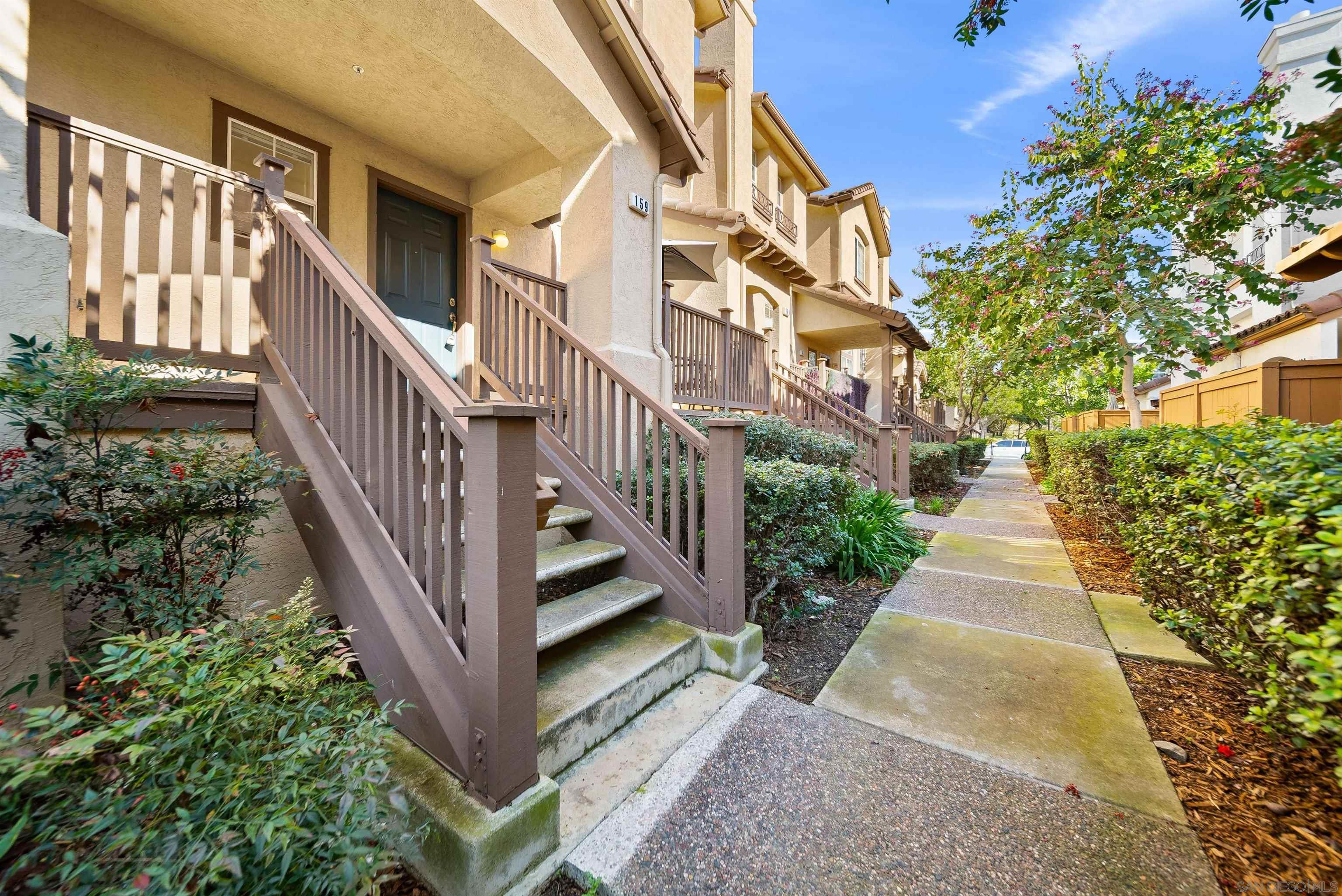 Detail Gallery Image 2 of 26 For 10206  Wateridge Cir  #159,  San Diego,  CA 92121 - 3 Beds | 2/1 Baths