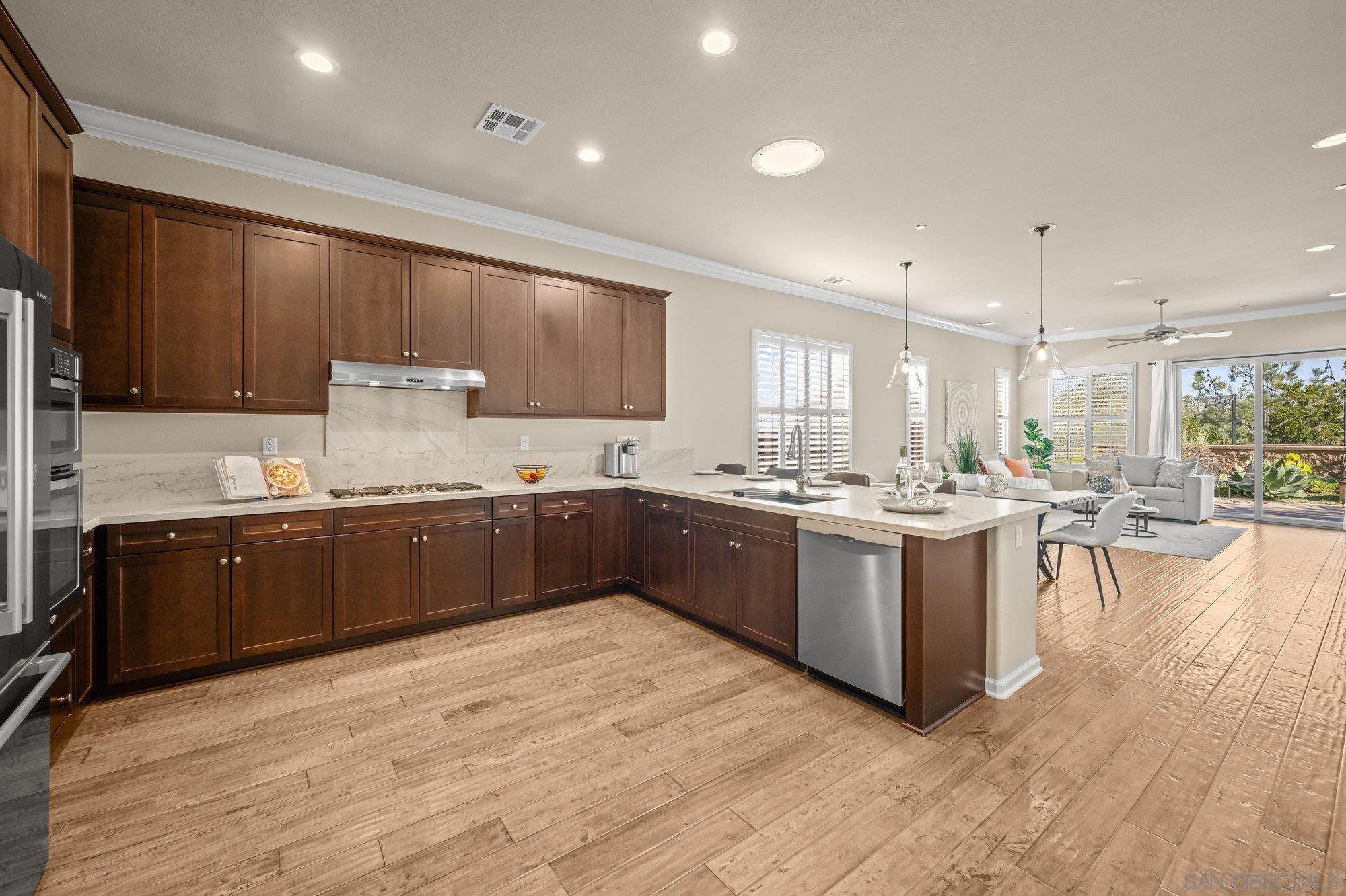 Detail Gallery Image 3 of 40 For 7114  Sitio Destino, Carlsbad,  CA 92009 - 3 Beds | 3 Baths