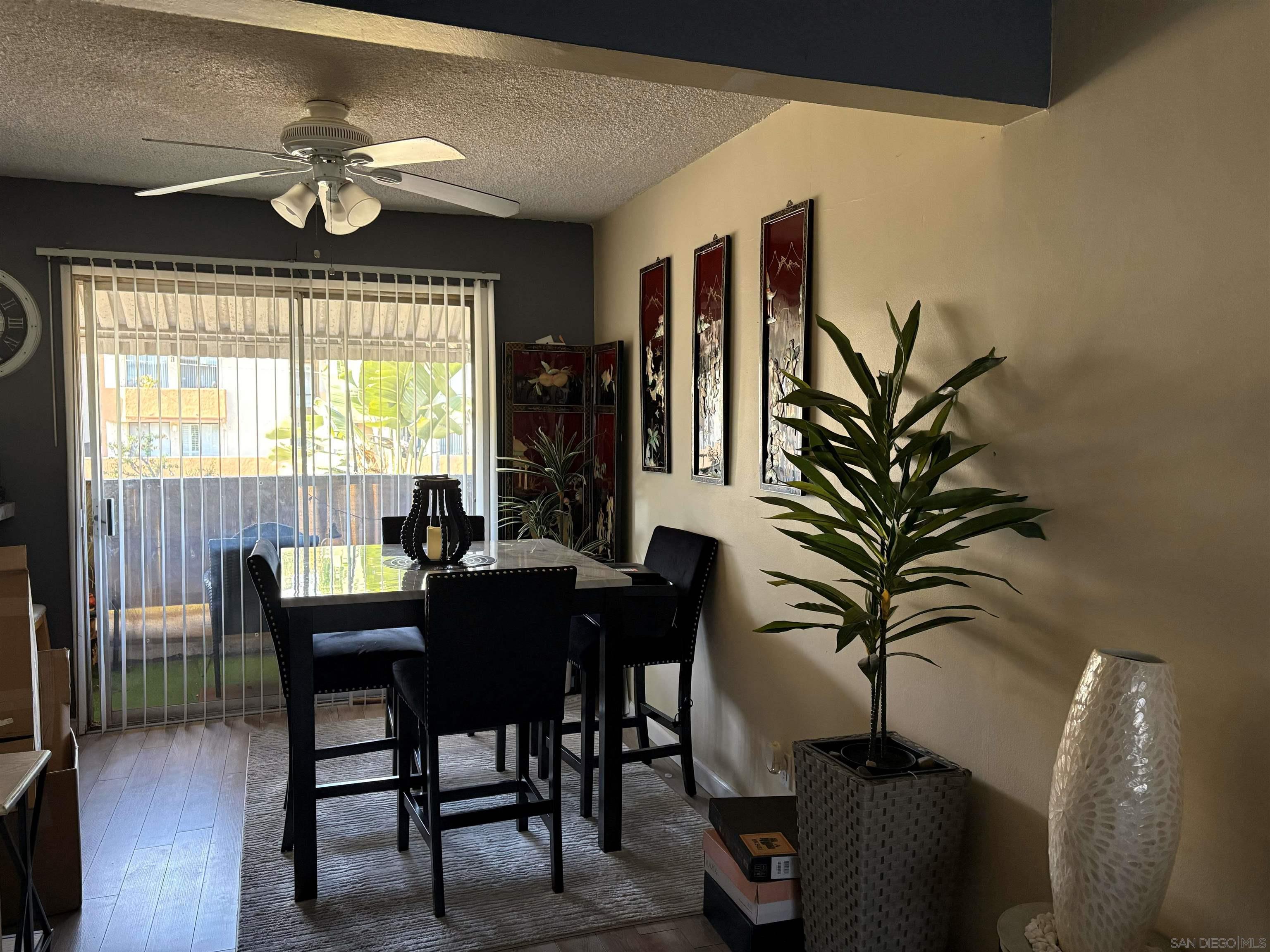 Detail Gallery Image 4 of 10 For 7000 S La Cienega Blvd  #29,  Inglewood,  CA 90302 - 2 Beds | 1/1 Baths