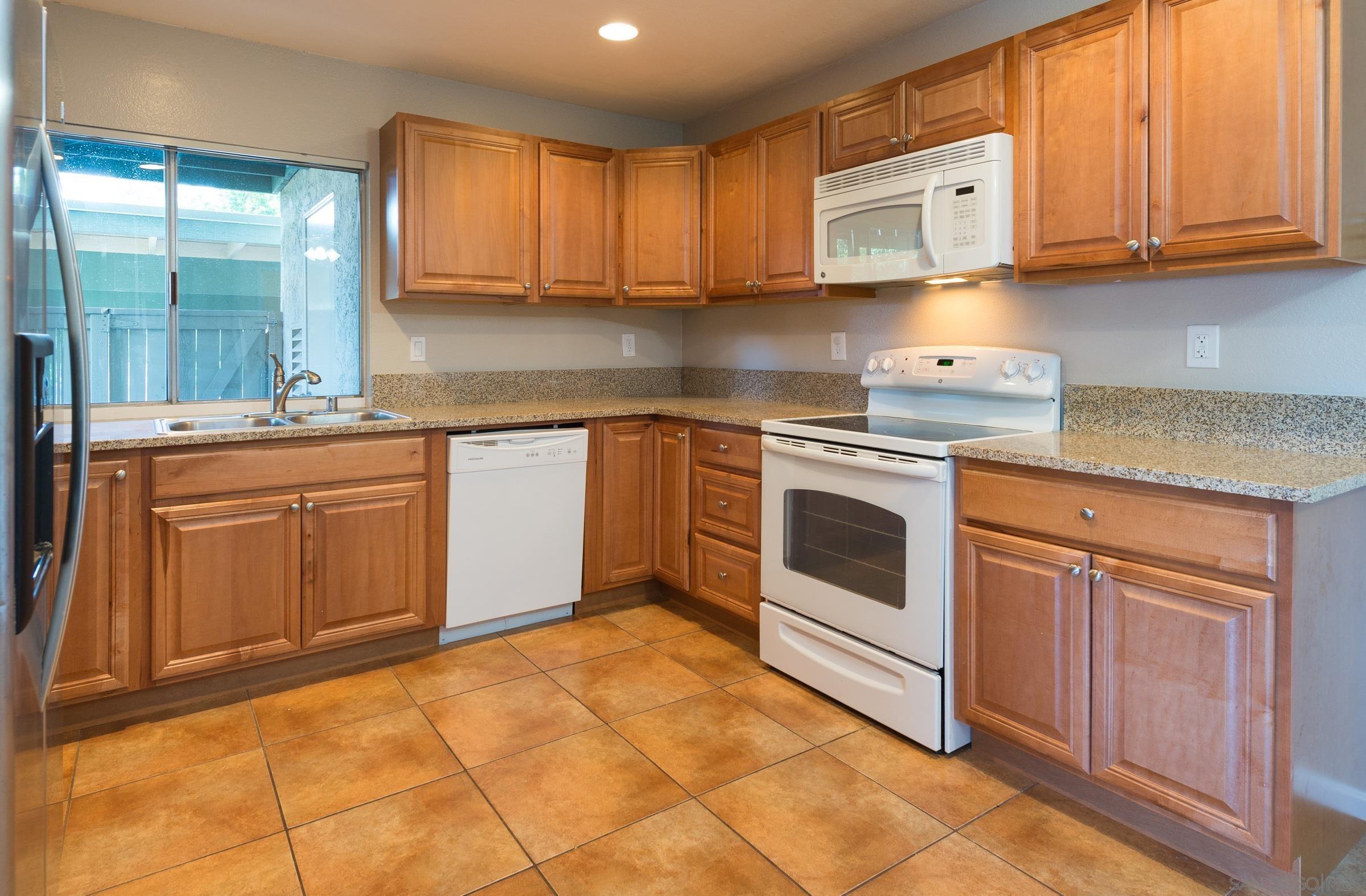 Detail Gallery Image 12 of 26 For 9533  Caminito Toga, San Diego,  CA 92126 - 3 Beds | 1/1 Baths