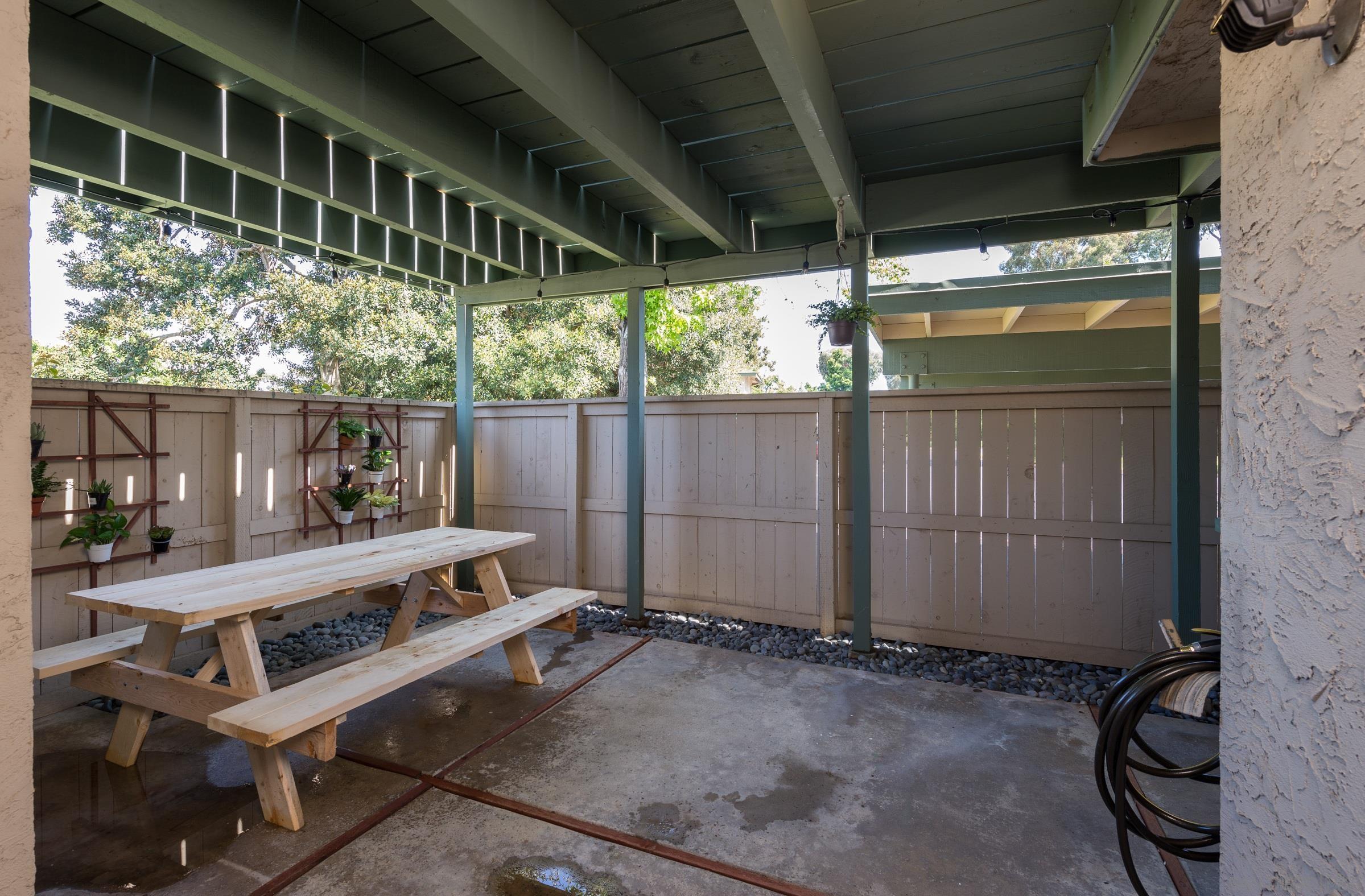 Detail Gallery Image 6 of 26 For 9533  Caminito Toga, San Diego,  CA 92126 - 3 Beds | 1/1 Baths