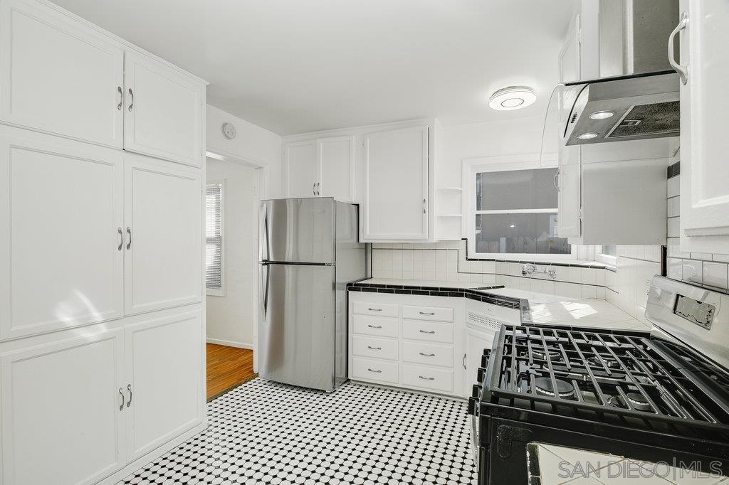 Detail Gallery Image 10 of 30 For 4518  52nd Street, San Diego,  CA 92115 - 3 Beds | 2 Baths